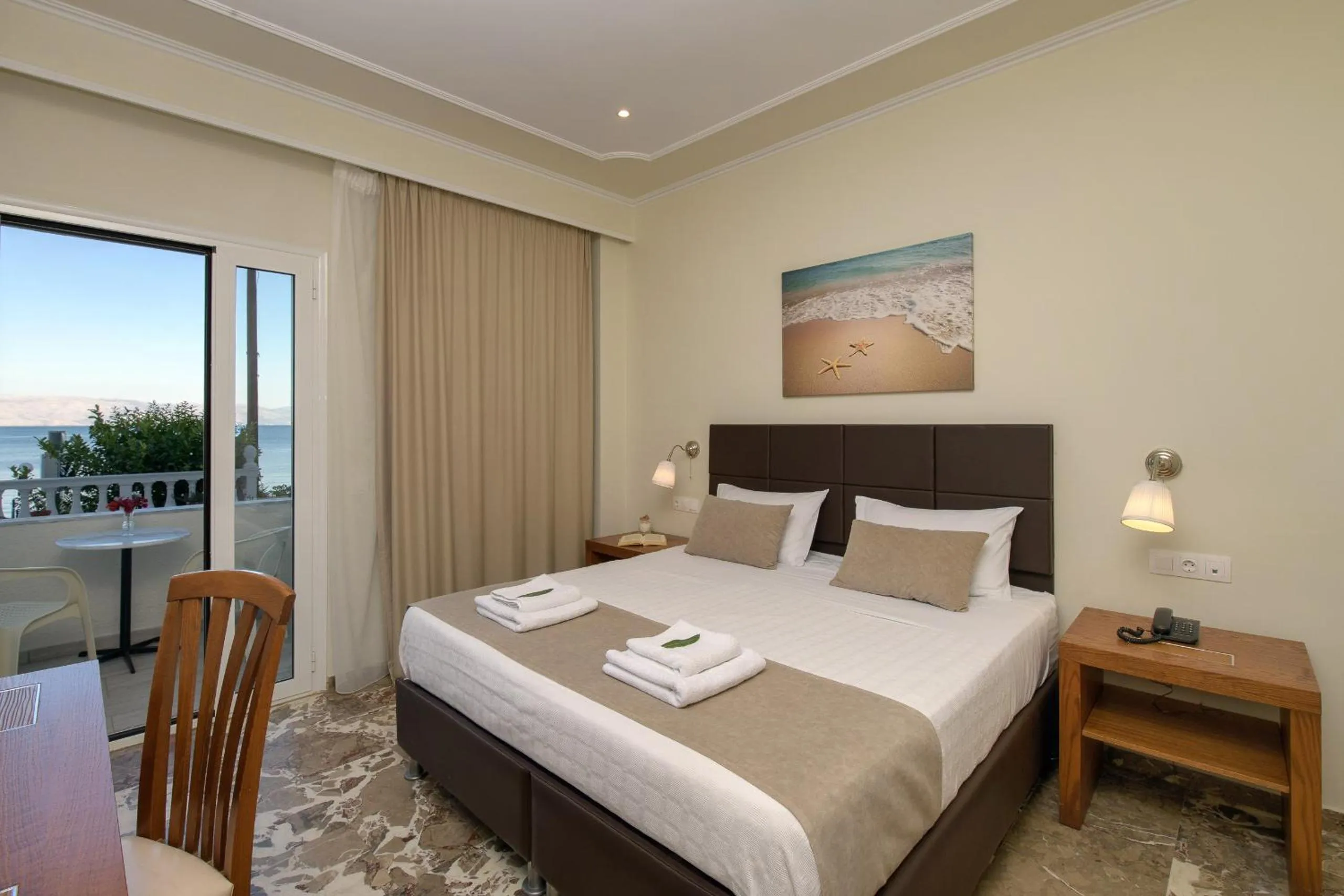 Bed in Hotel Kaiser Bridge