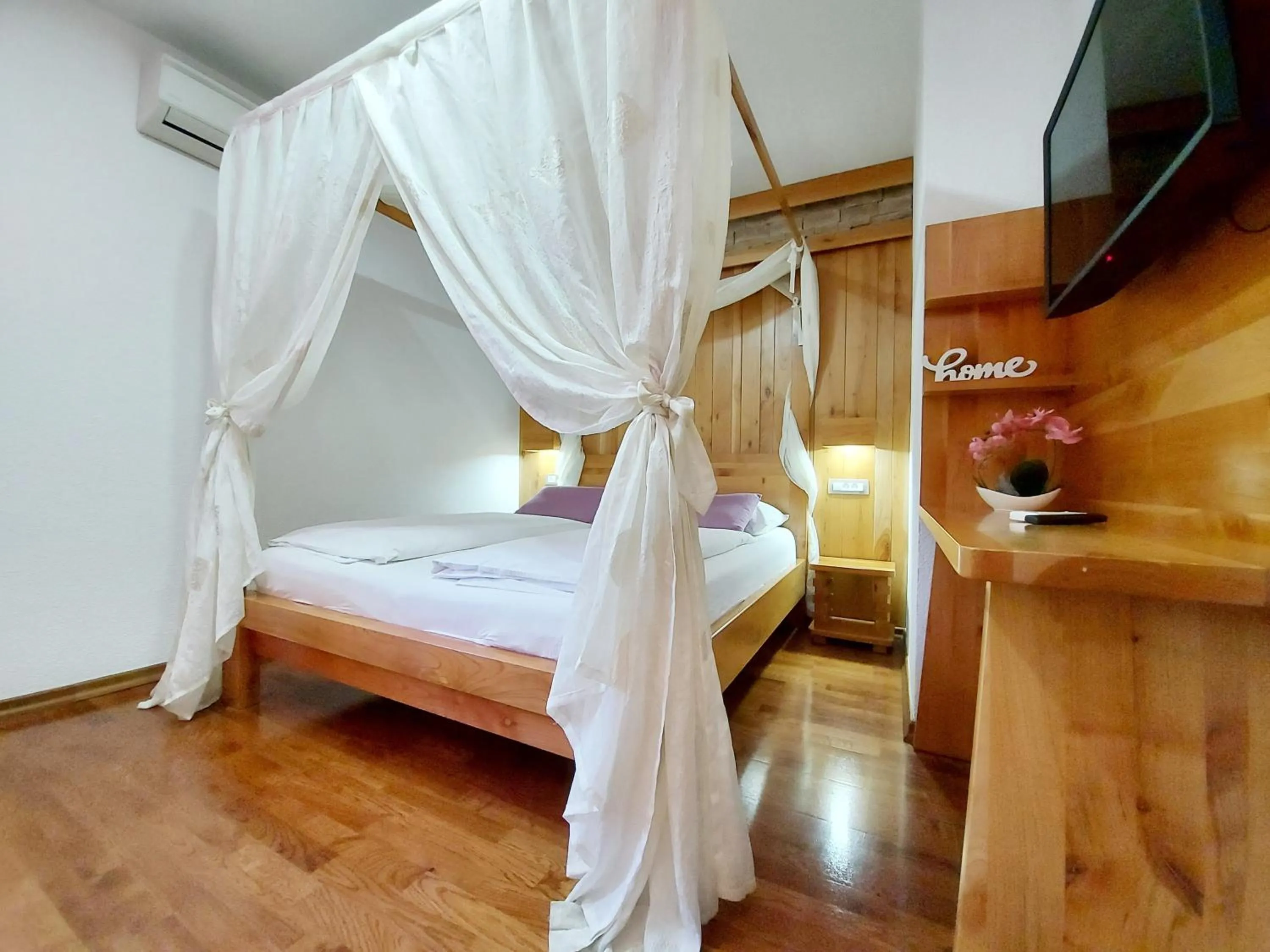 Bed in Plitvice Ethno House