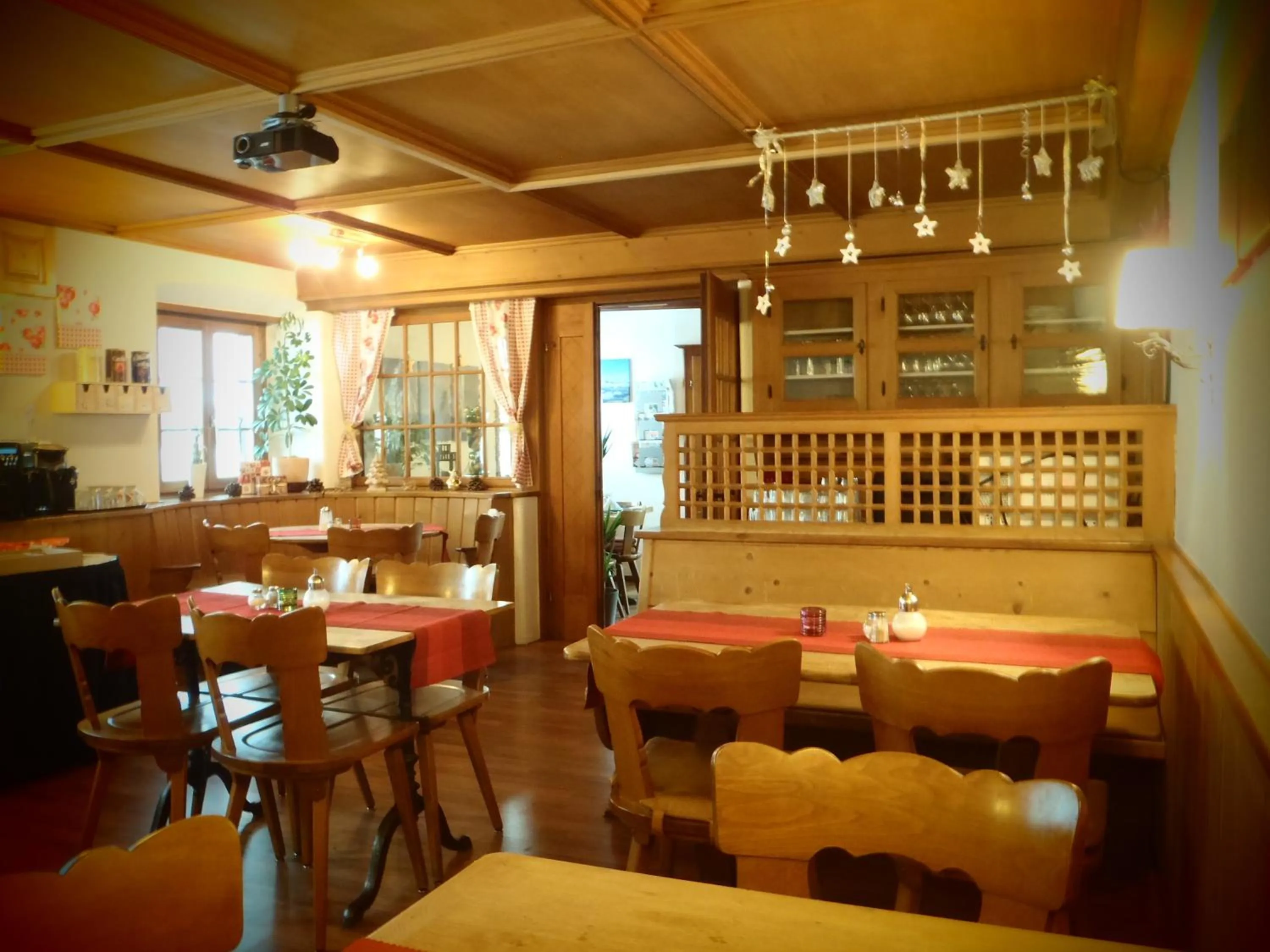Restaurant/places to eat in Adventure Hostel