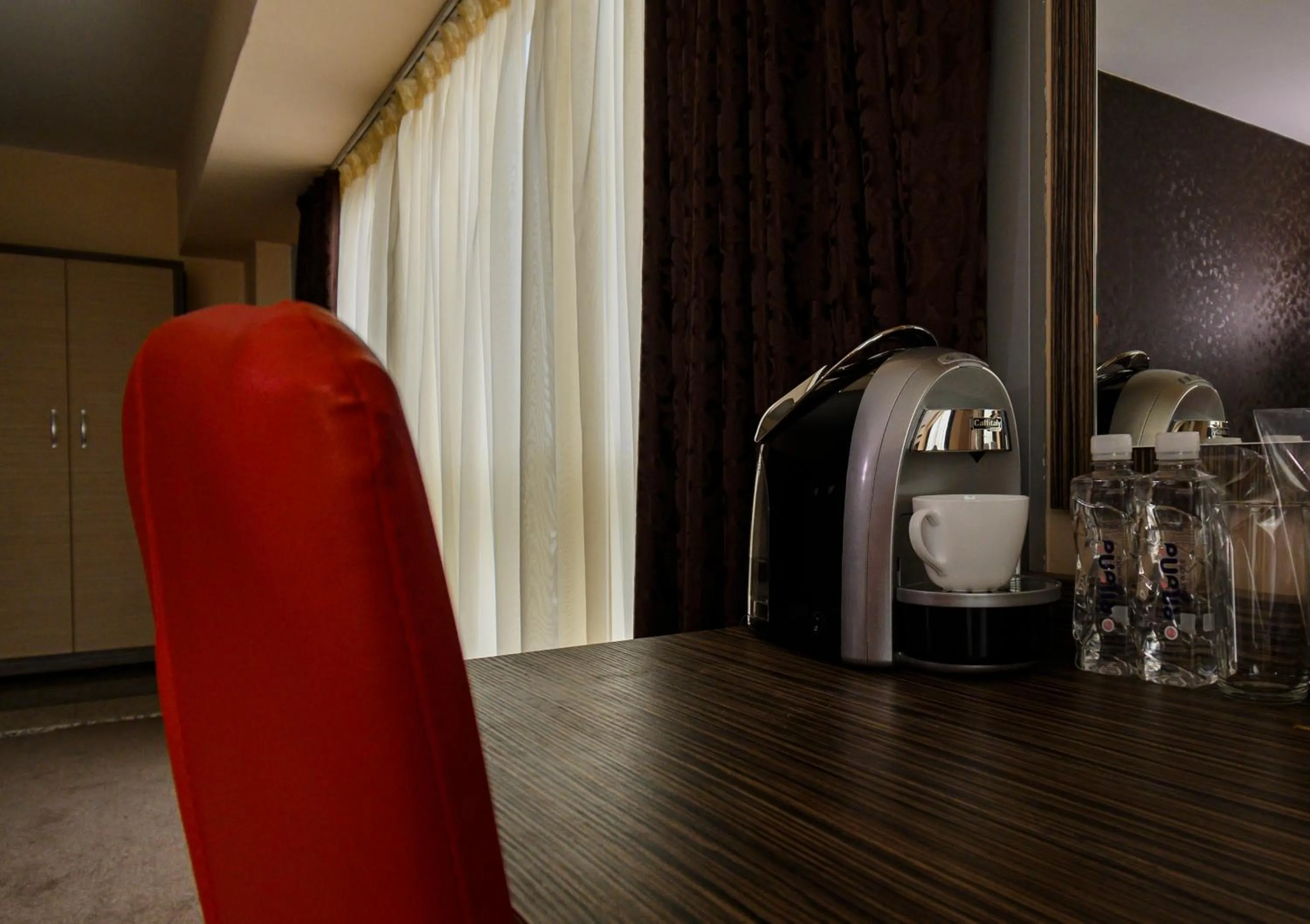 Coffee/tea facilities in Hotel City