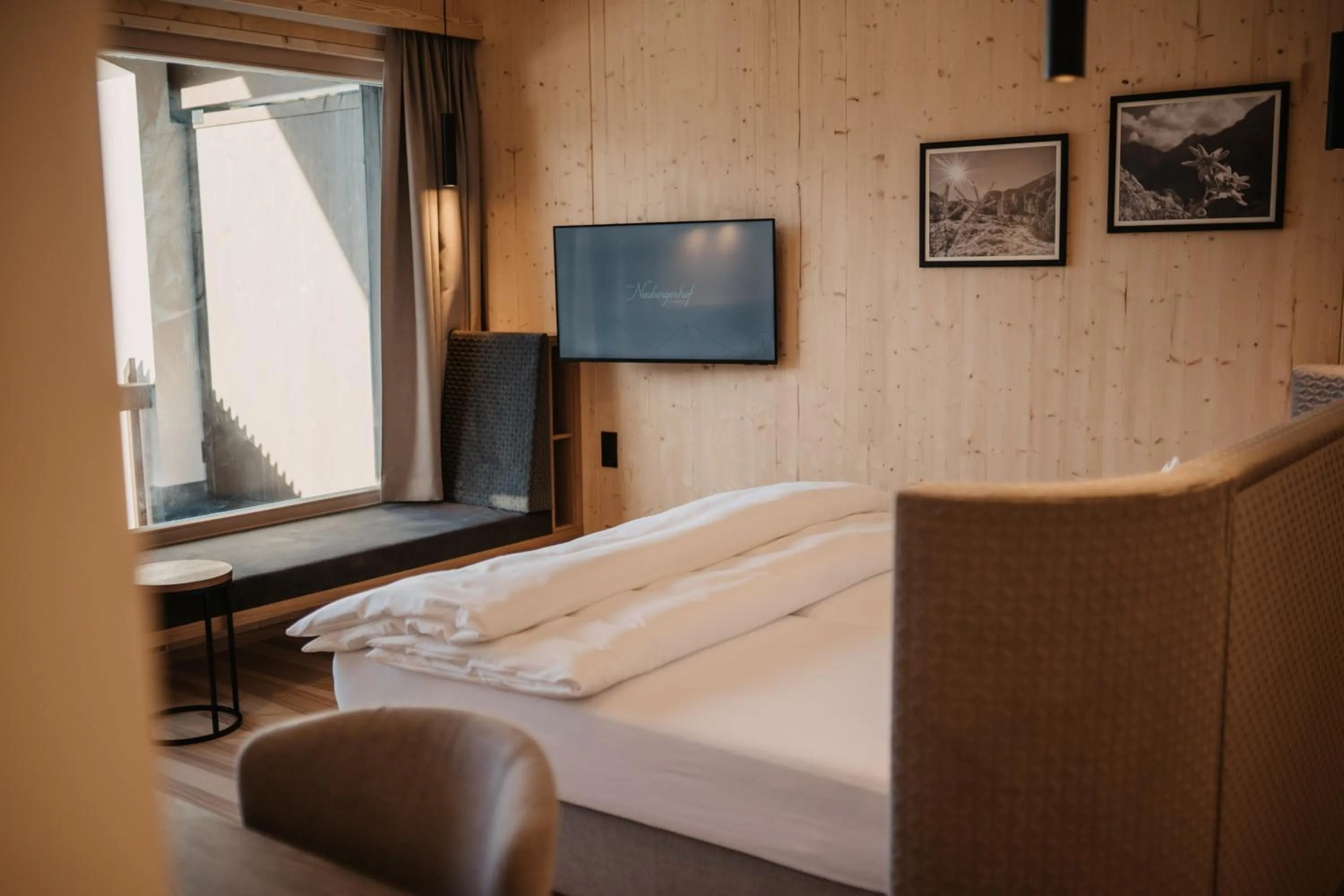 Bedroom, Bed in Hotel Neubergerhof