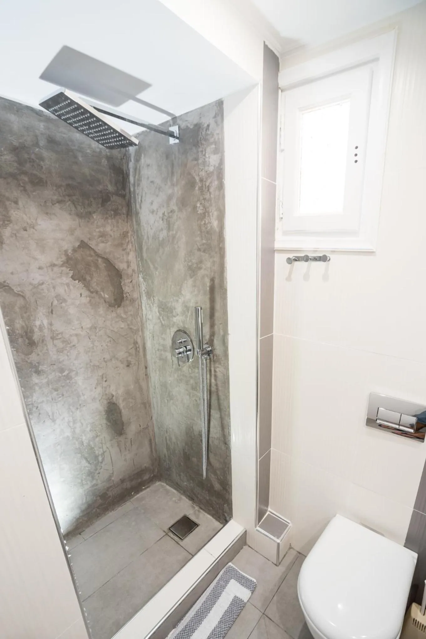 Shower in Ifestia Hotel