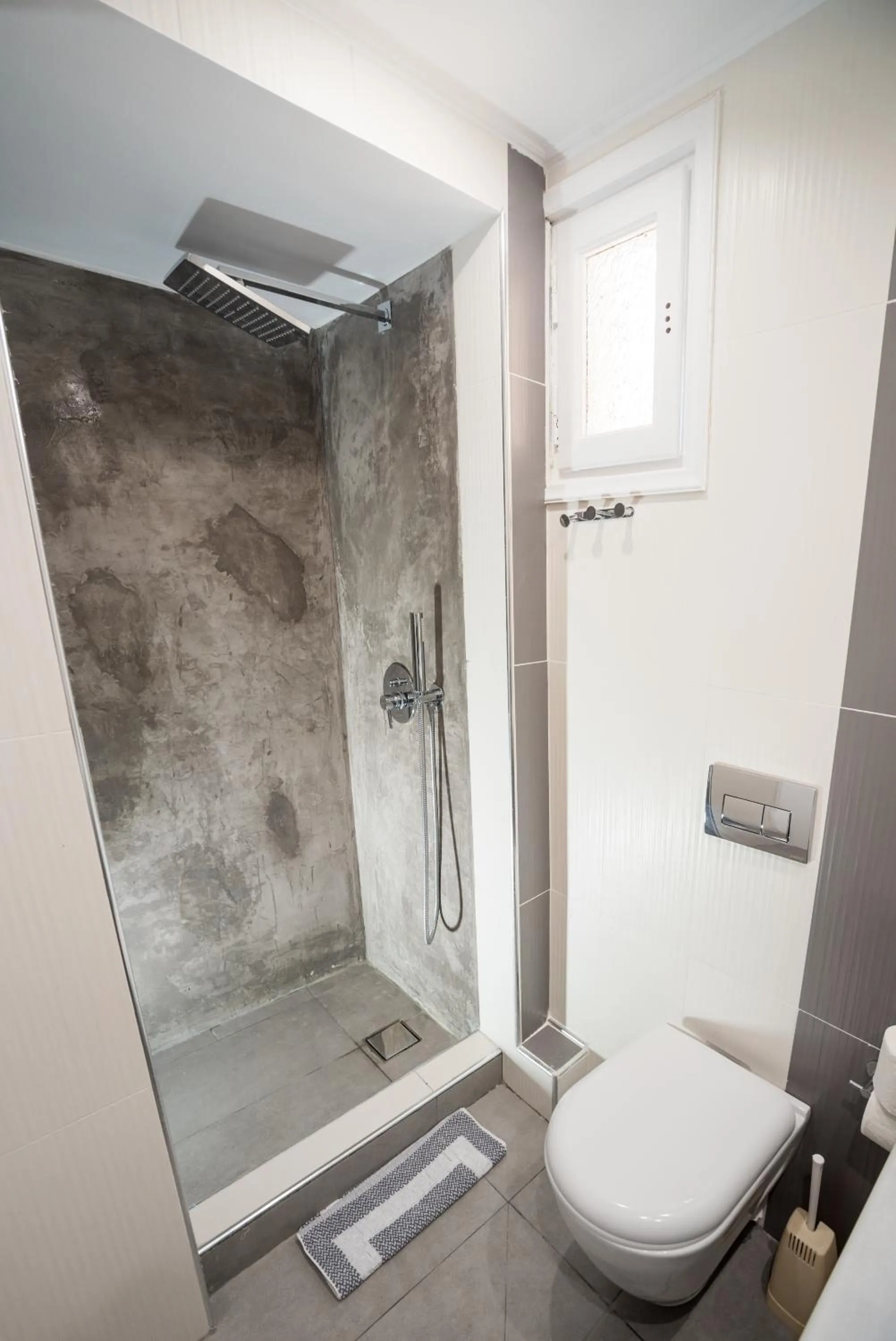 Shower in Ifestia Hotel