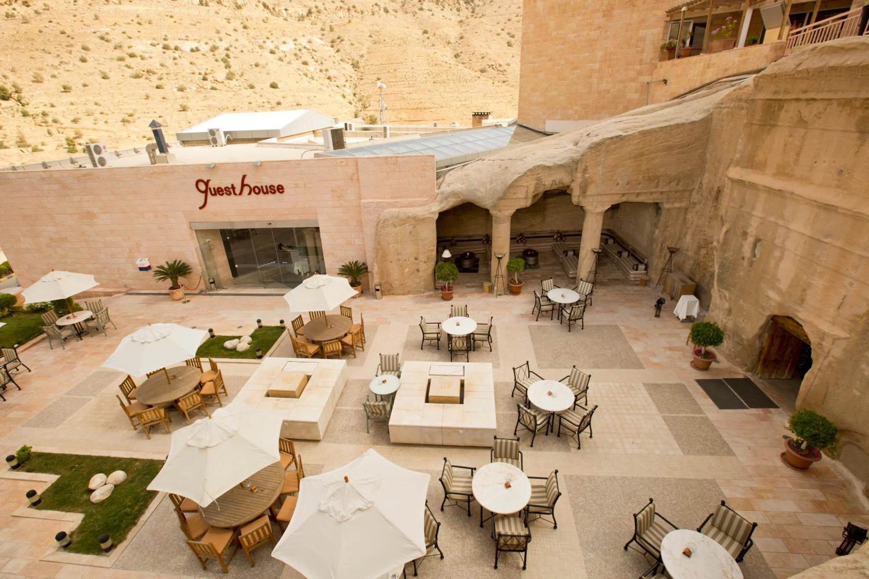 BBQ facilities in Petra Guest House Hotel