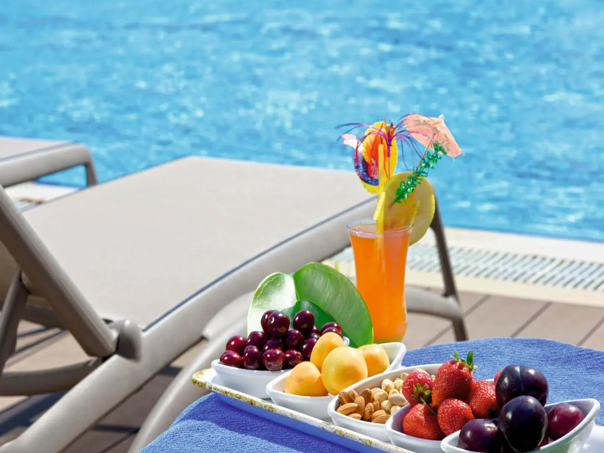 Swimming pool, Food in Hotel Grand Kaptan - Ultra All Inclusive