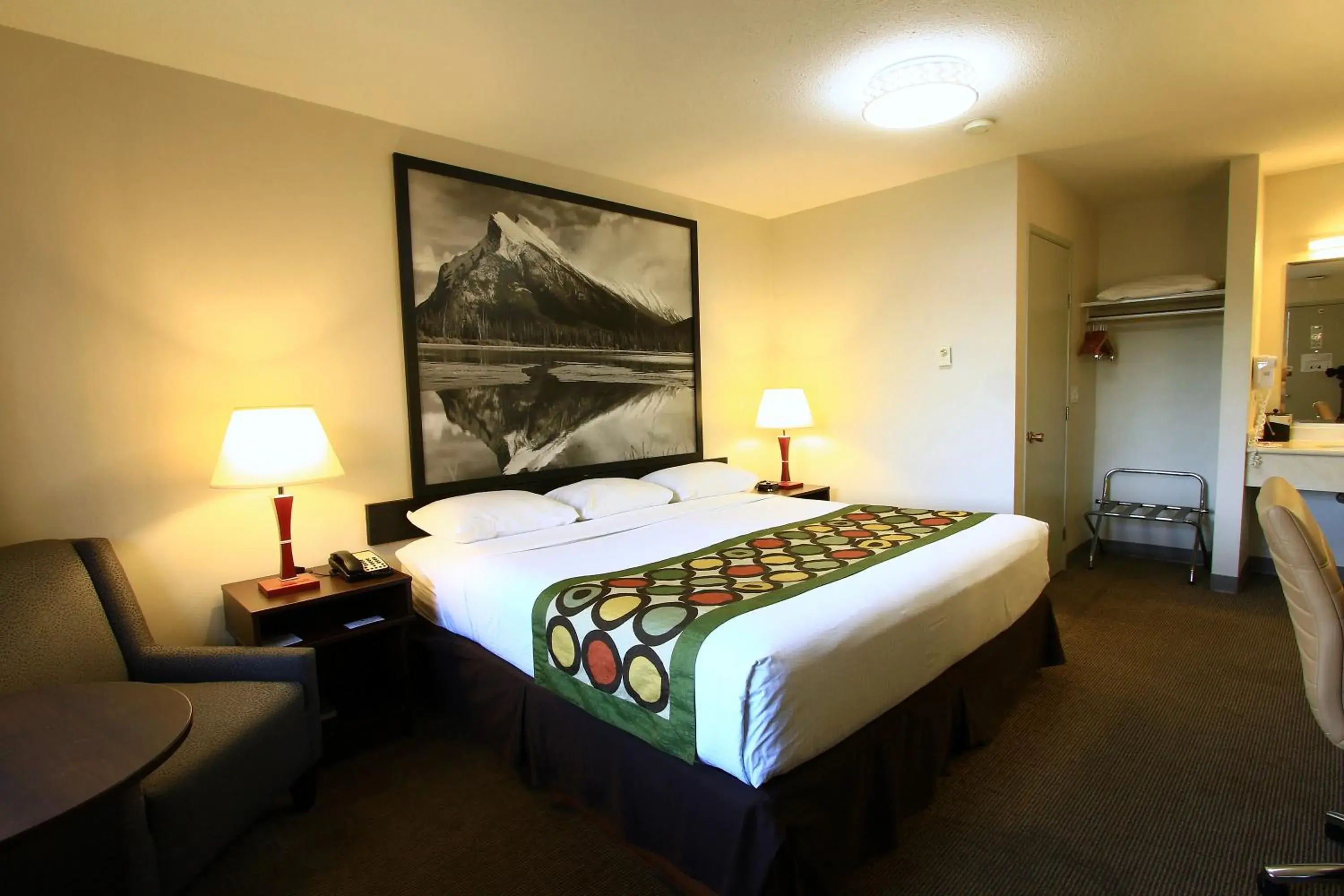 Bedroom, Bed in Super 8 by Wyndham Kelowna BC Bedroom, Bed in Super 8 by Wyndham Kelowna BC