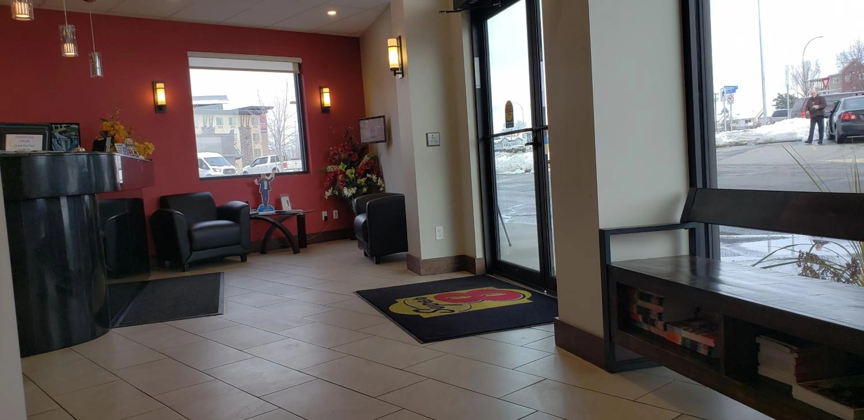 Lobby or reception in Super 8 by Wyndham Kelowna BC