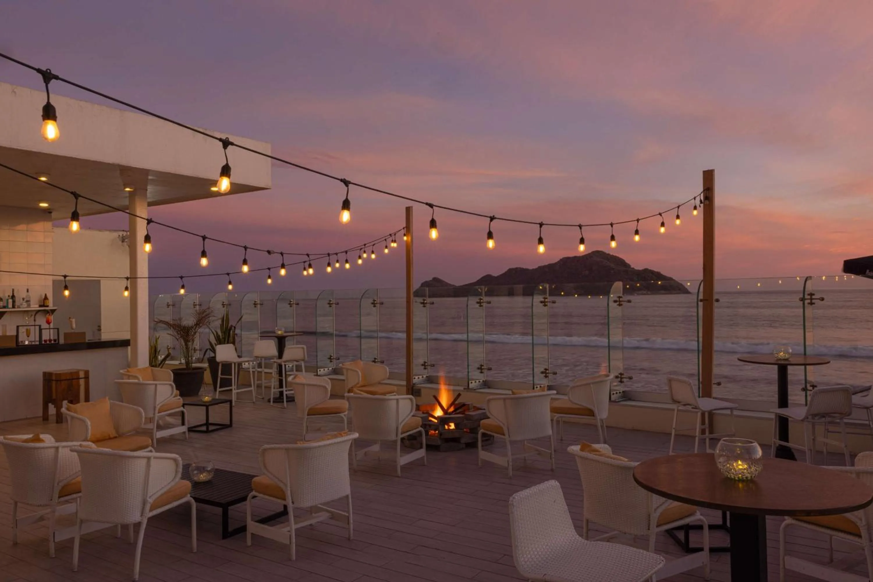 Dining area in DoubleTree by Hilton Mazatlan, SIN