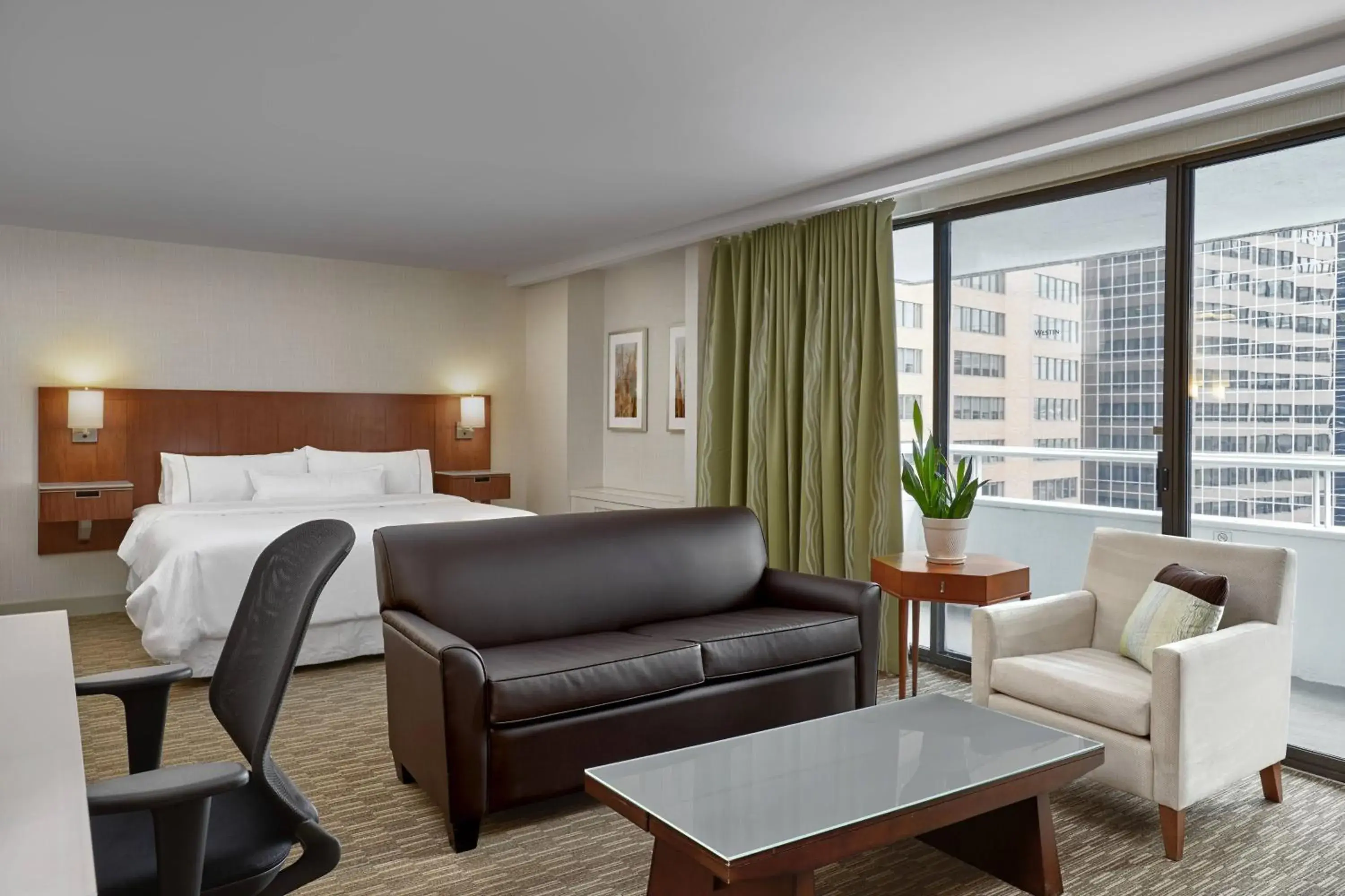 One-Bedroom Executive Junior King Suite in The Westin Calgary One-Bedroom Executive Junior King Suite in The Westin Calgary