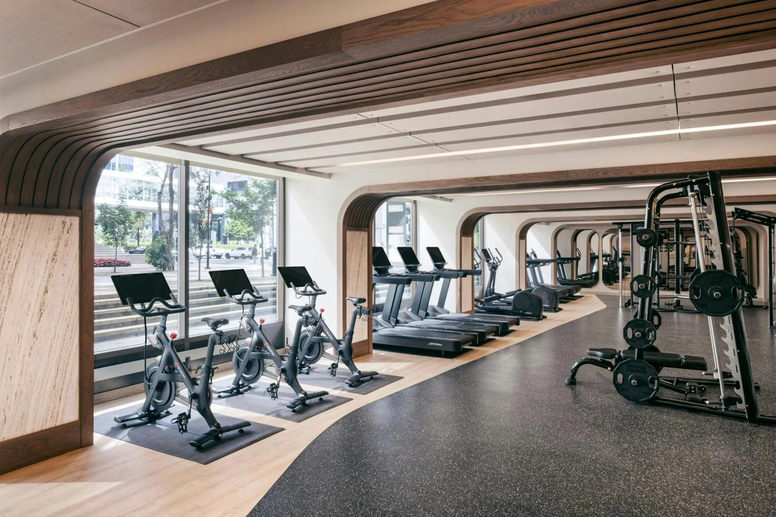 Fitness centre/facilities in The Westin Calgary