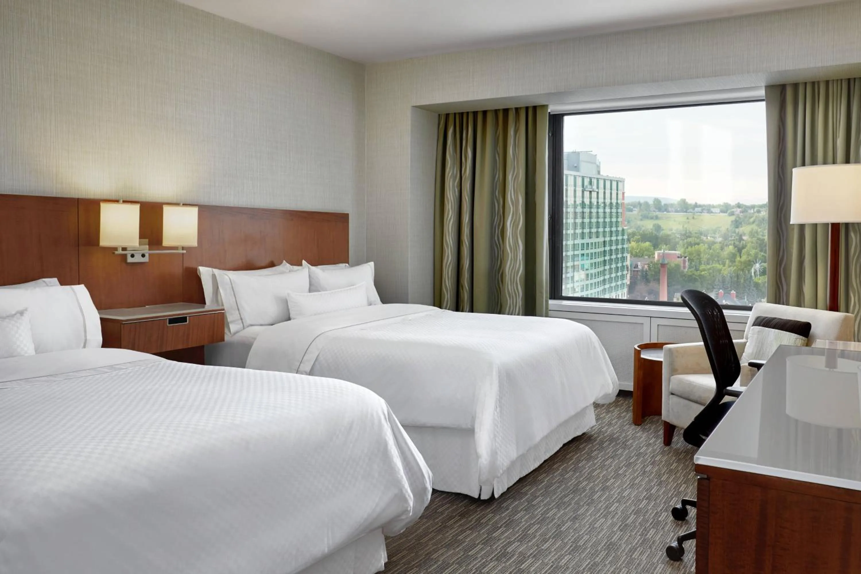Photo of the whole room, Bed in The Westin Calgary