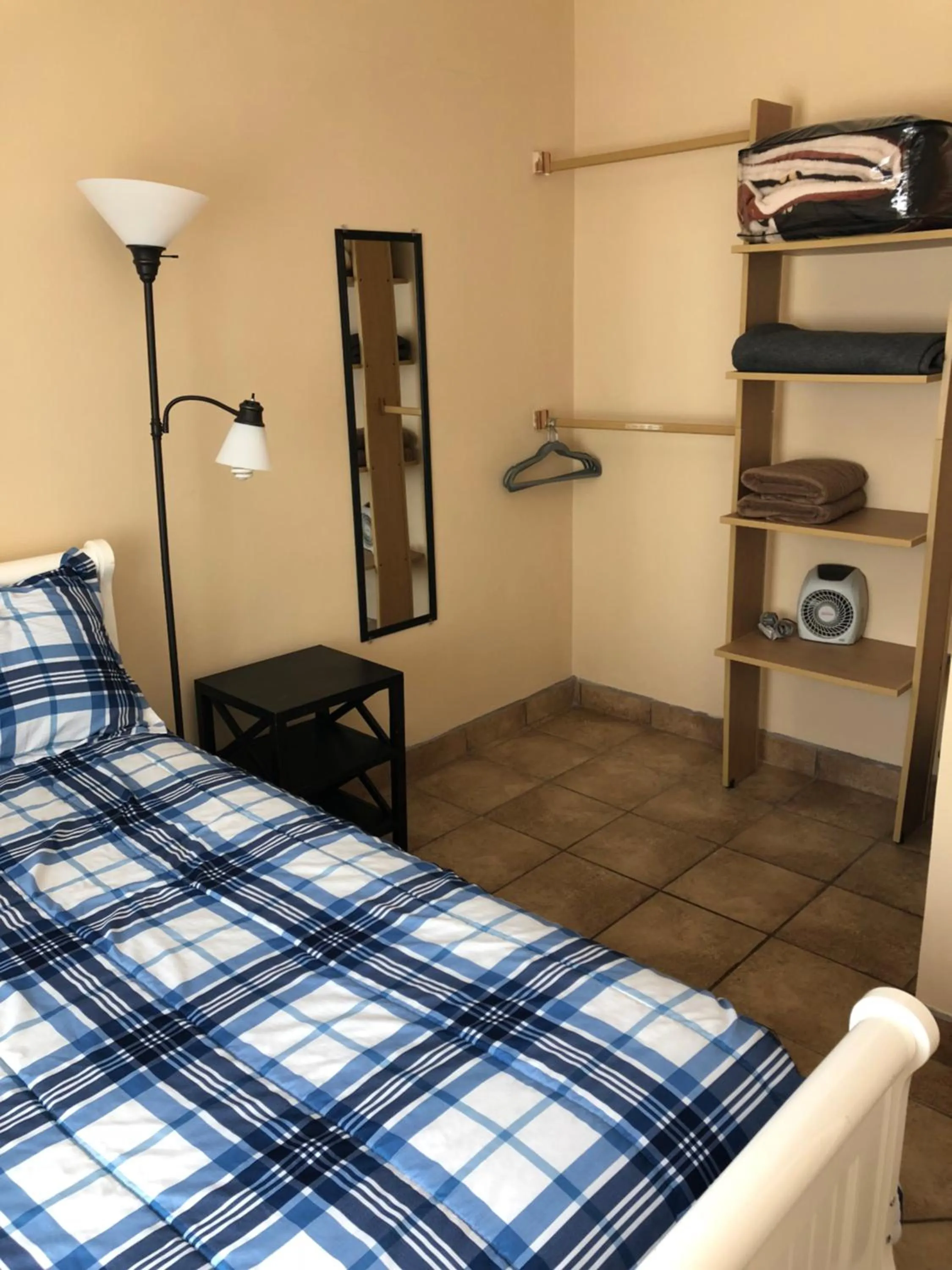 Property building, Bed in Casa Flores & Flores