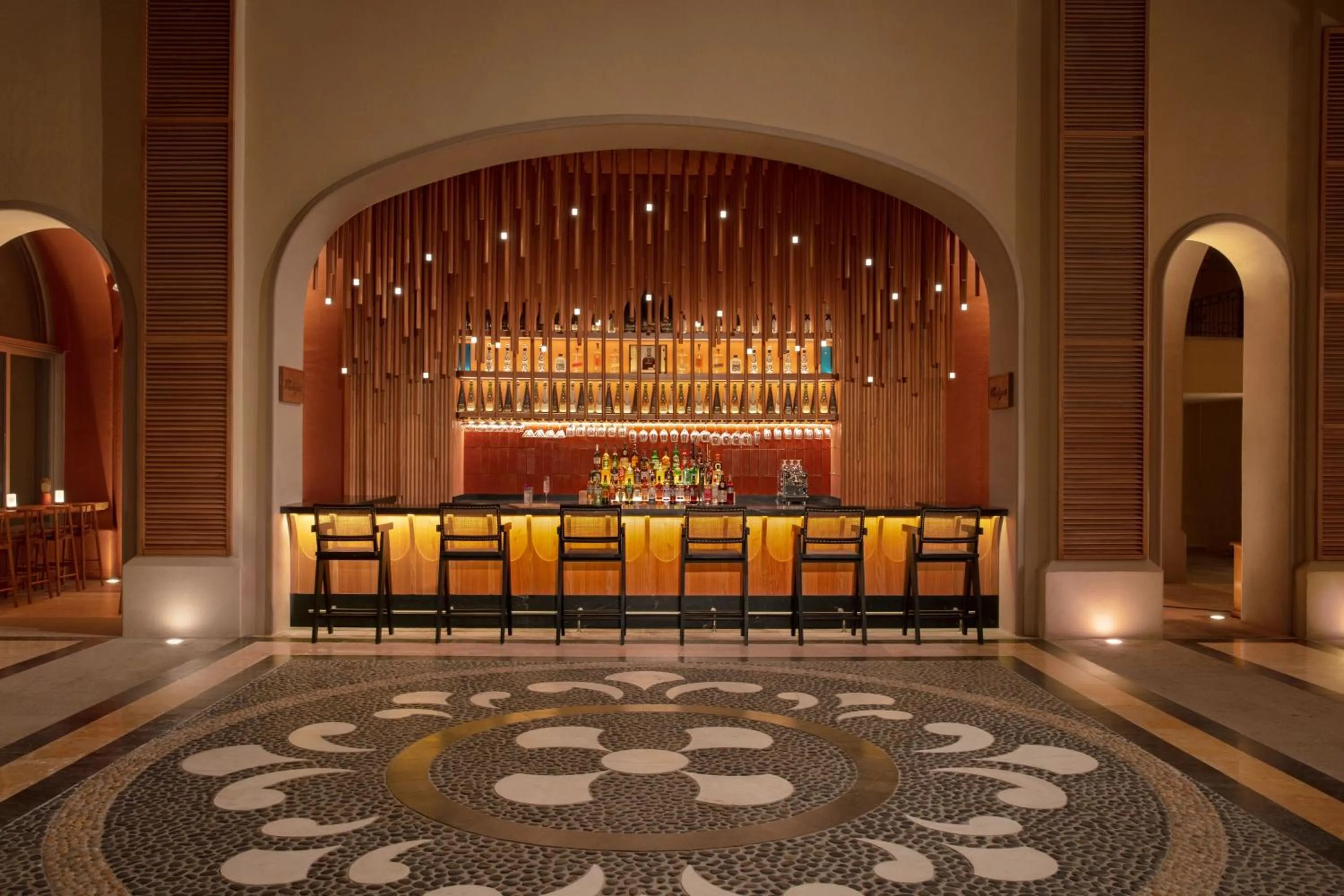 Lounge or bar in Dreams Los Cabos Suites Golf Resort & Spa