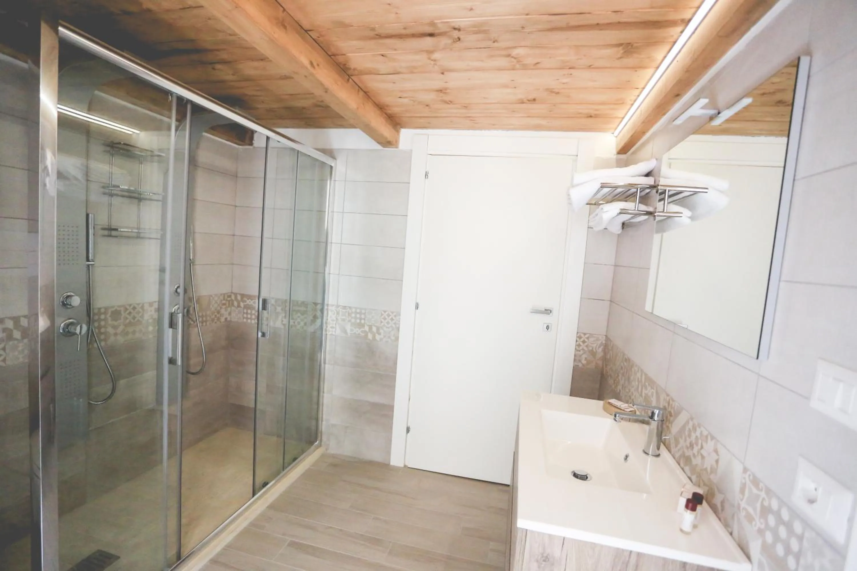 Bathroom in IL VIAGGIATORE VIA INDIPENDENZA B&B