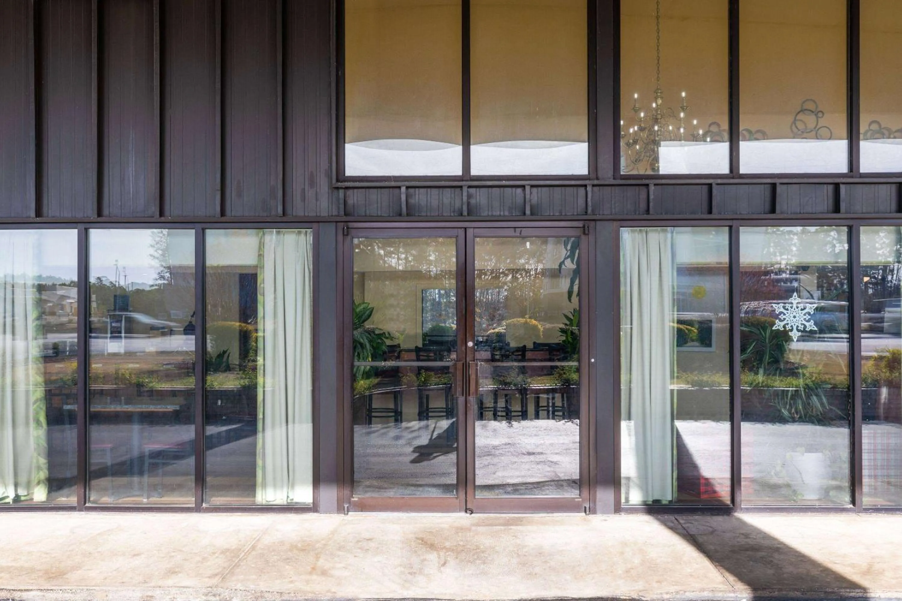 Property building in Days Inn by Wyndham Florence/I-95 North