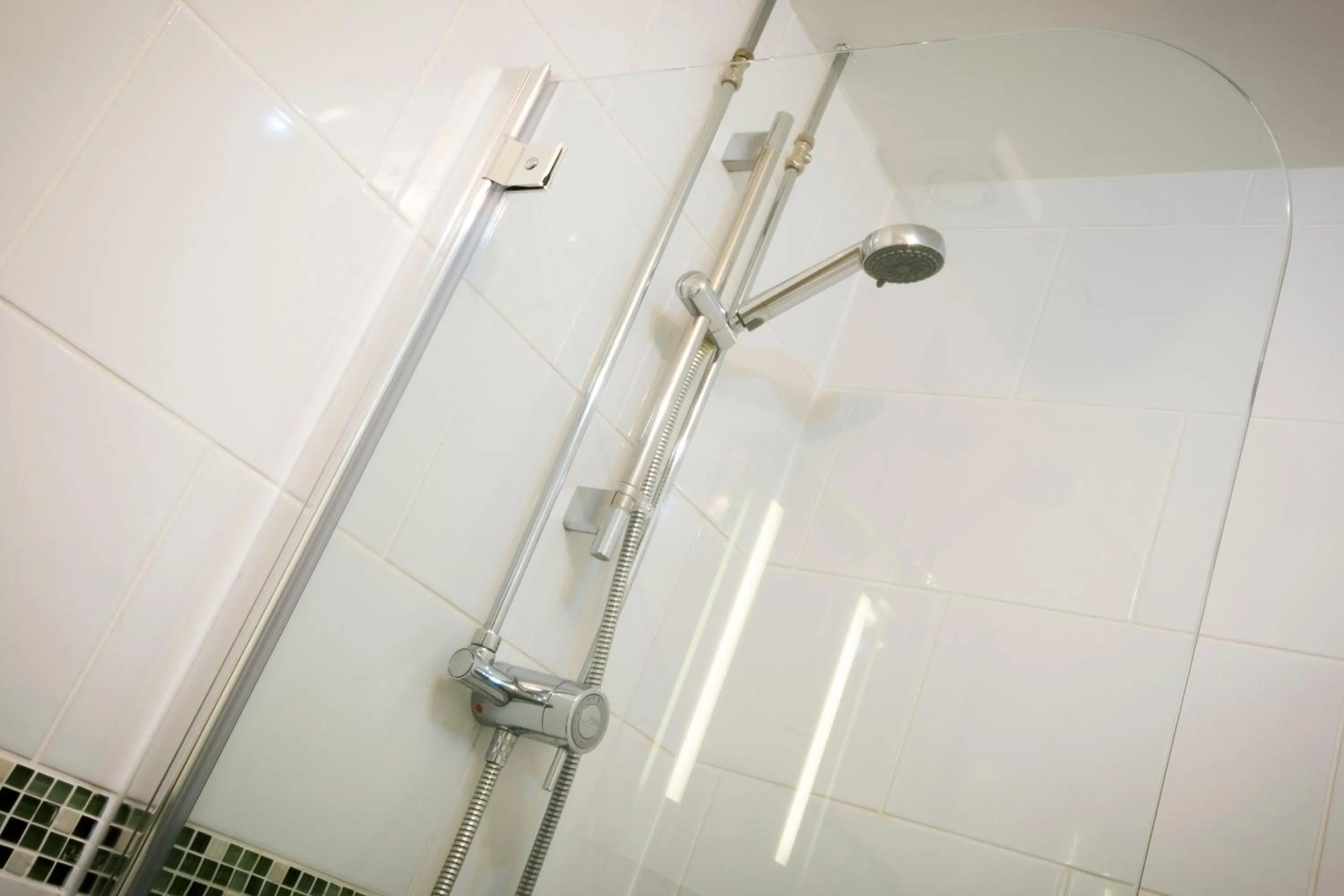 Bathroom in Yorkshire Bridge Inn