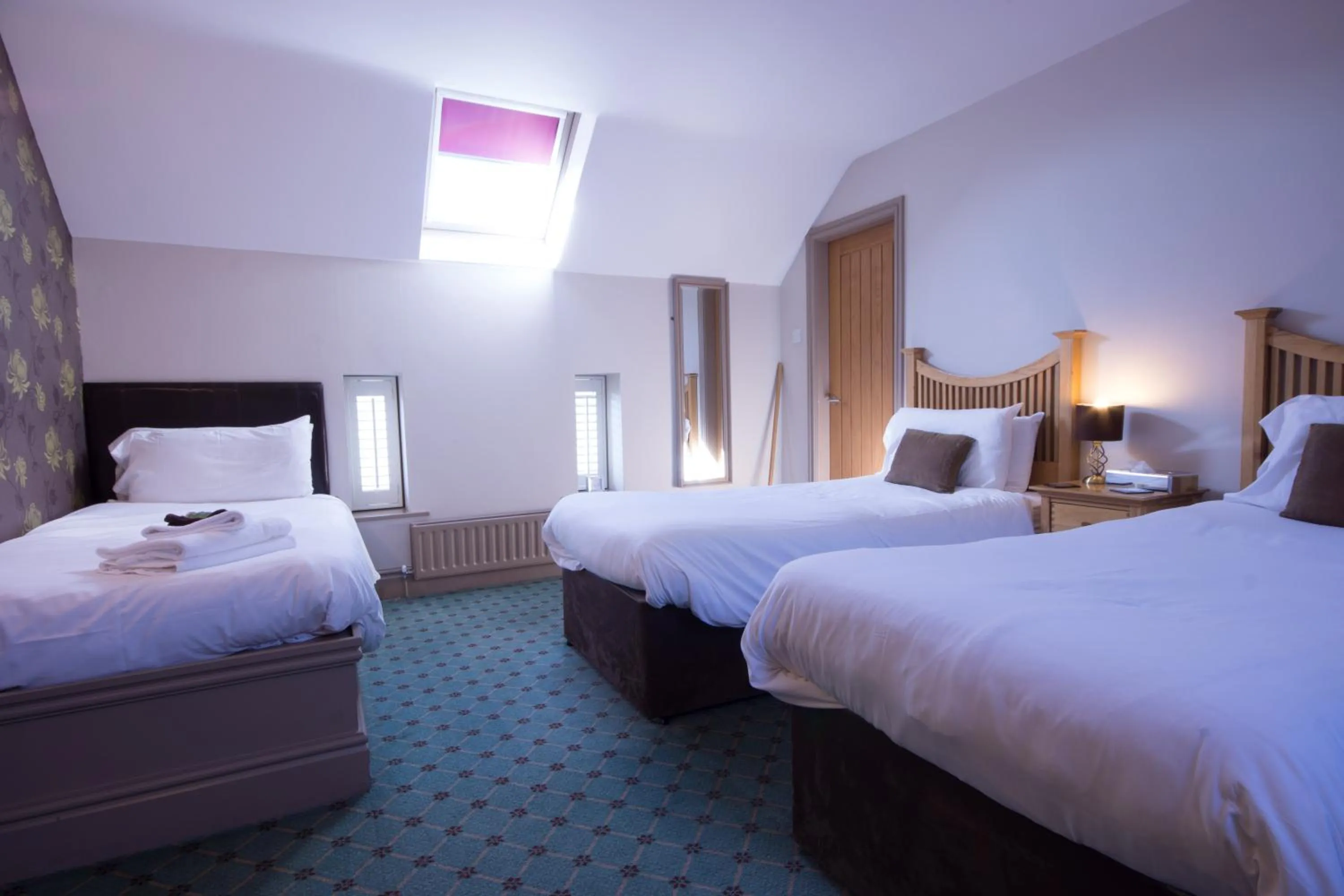 Bedroom, Bed in Yorkshire Bridge Inn