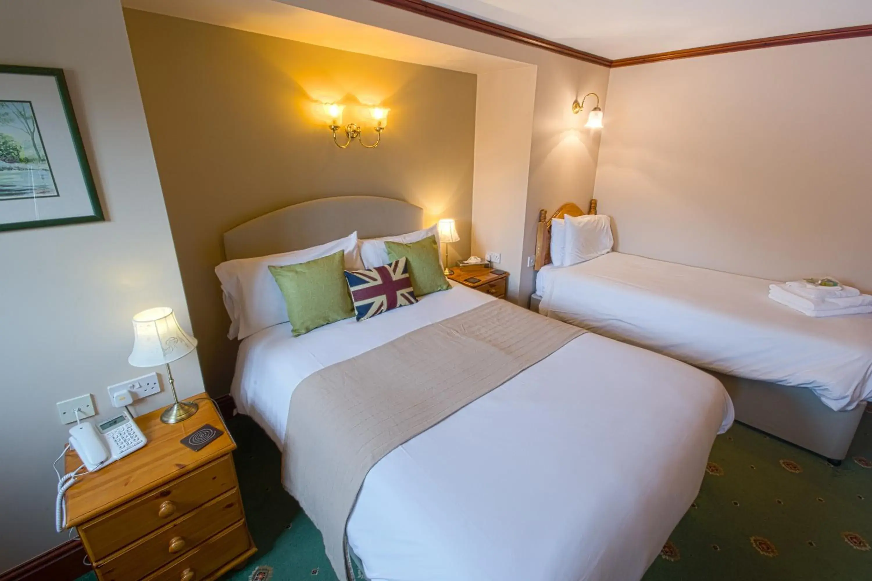 Double Room with Private Bathroom - single occupancy in Yorkshire Bridge Inn Double Room with Private Bathroom - single occupancy in Yorkshire Bridge Inn