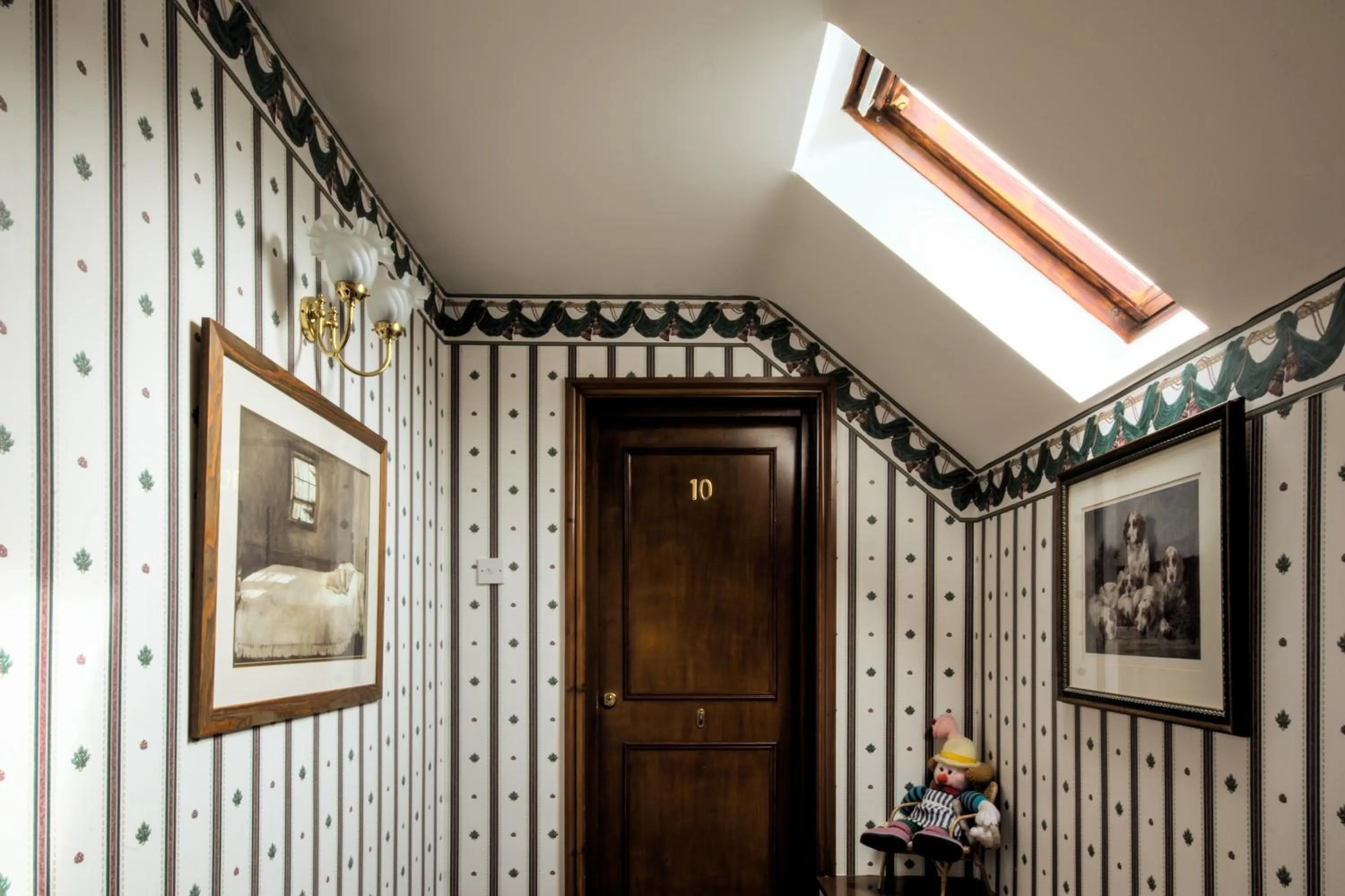 Property building in Yorkshire Bridge Inn