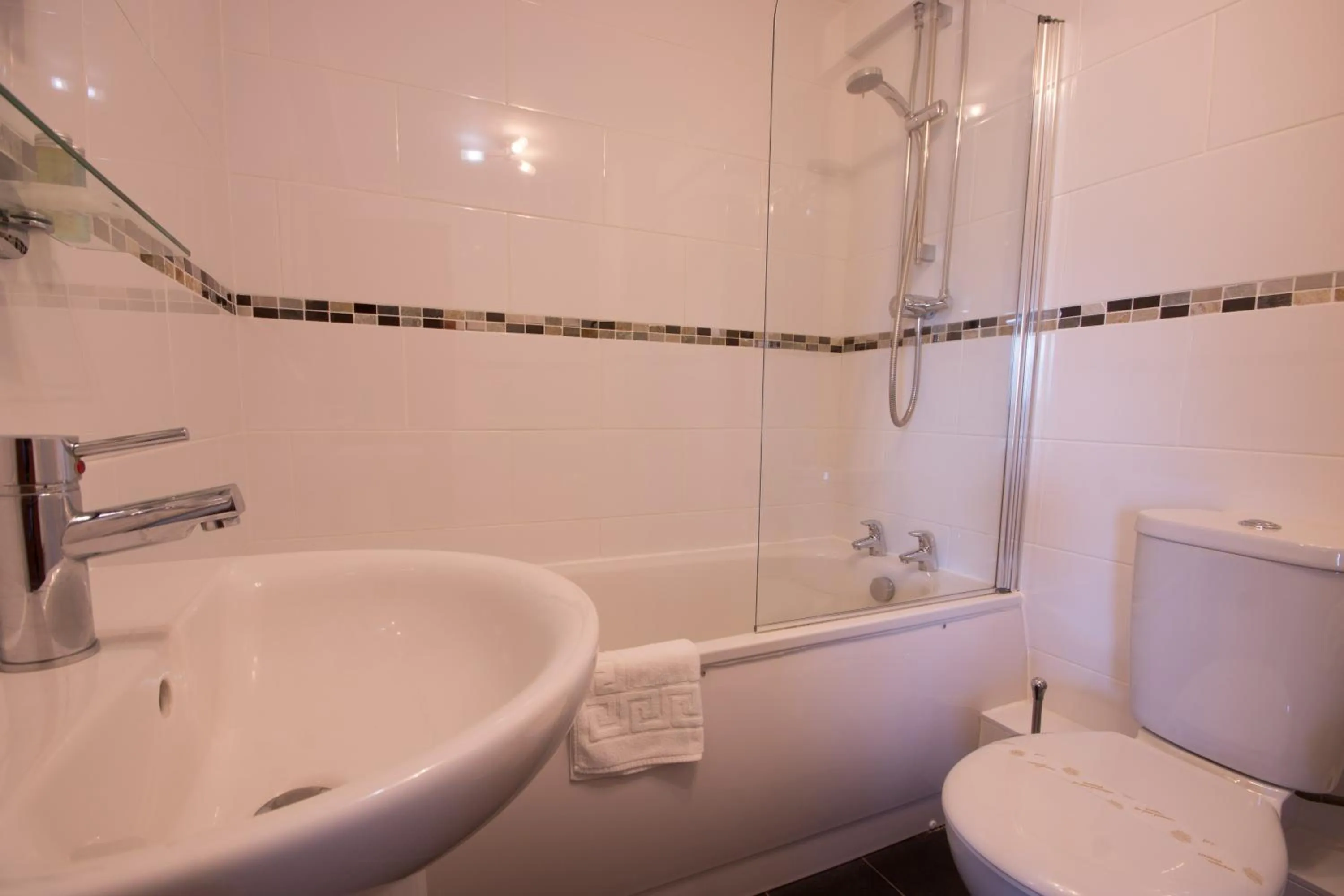 Bathroom in Yorkshire Bridge Inn