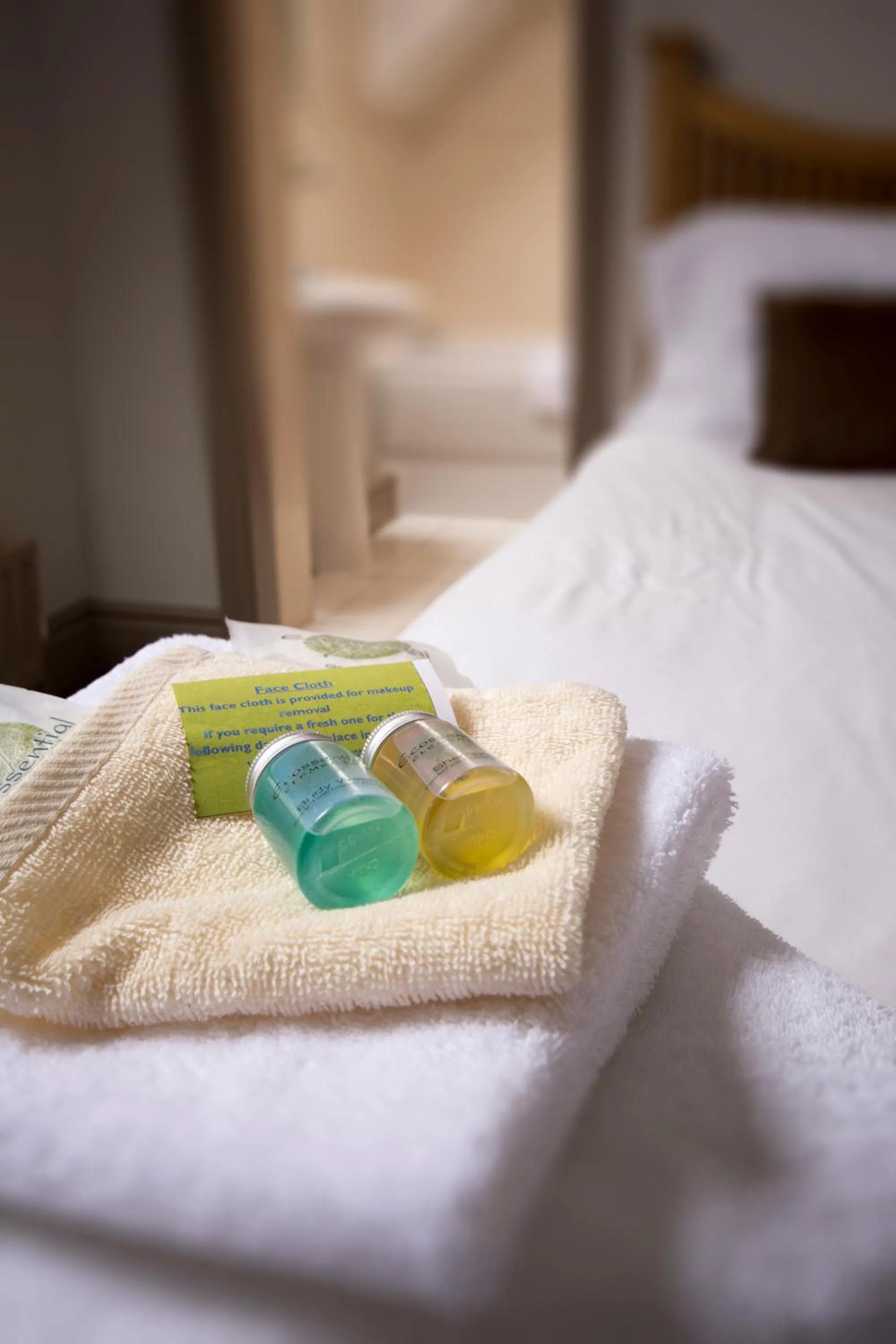 Bathroom, Bed in Yorkshire Bridge Inn