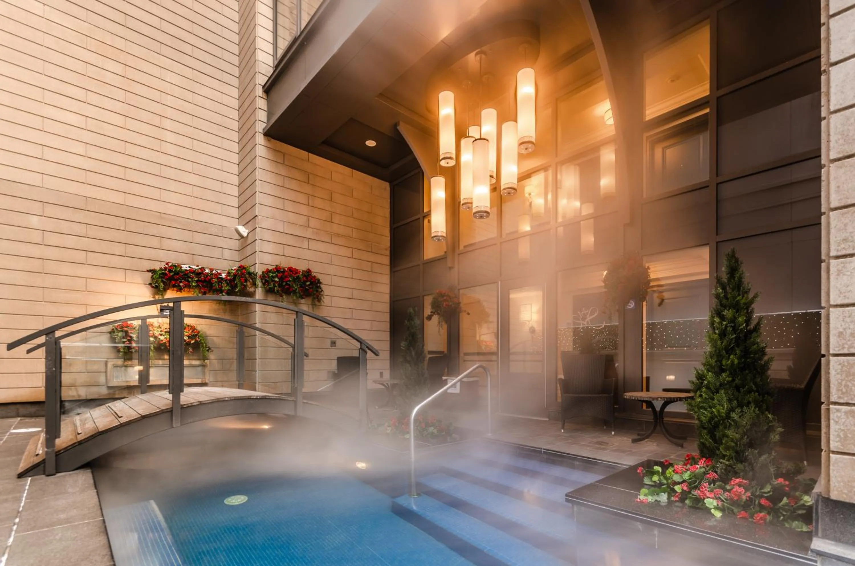 Swimming pool in Le St-Martin Hotel Centre-ville – Hotel Particulier