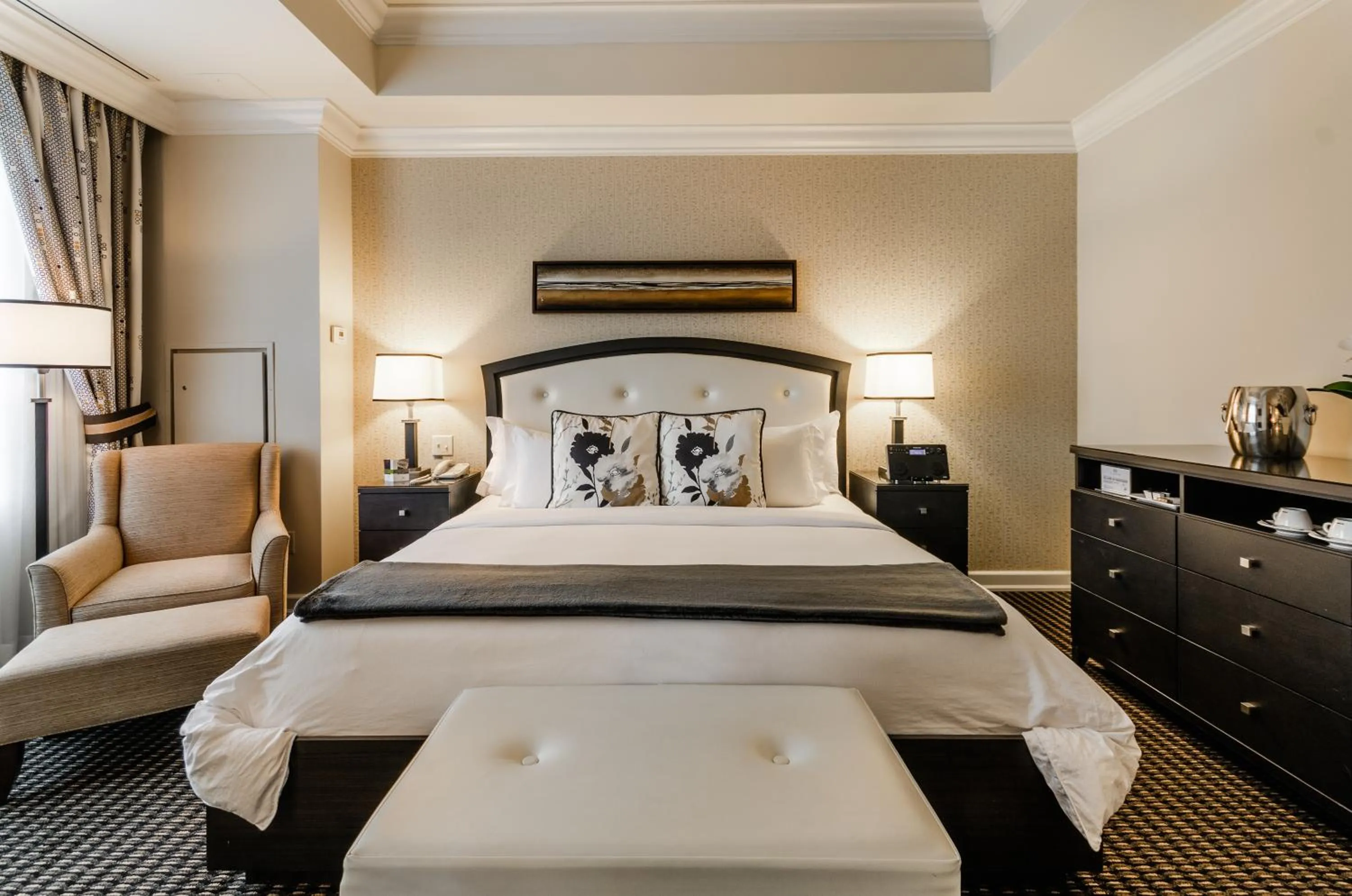 Bed in Le St-Martin Hotel Centre-ville – Hotel Particulier