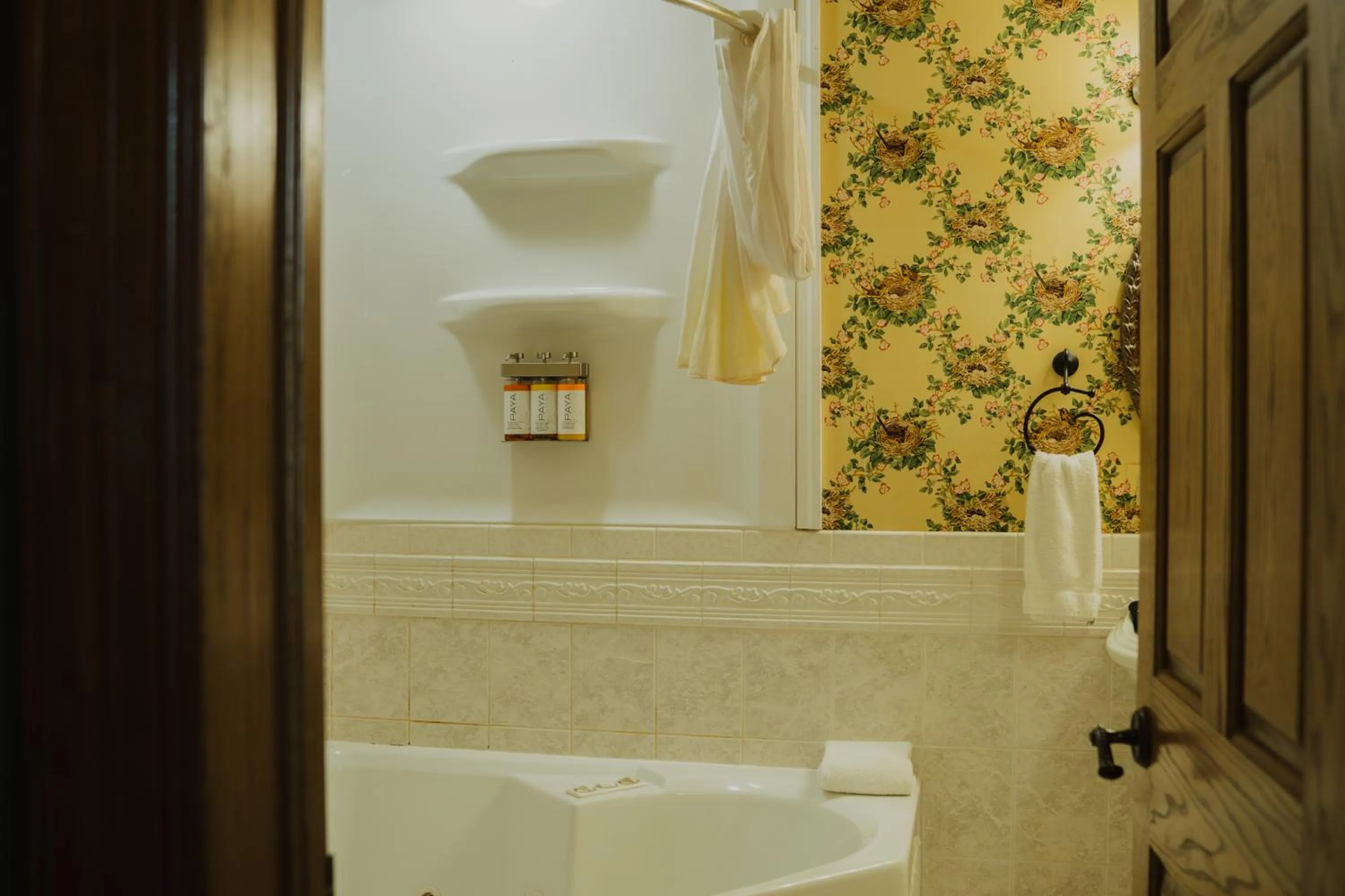 Landoll's Mohican Castle