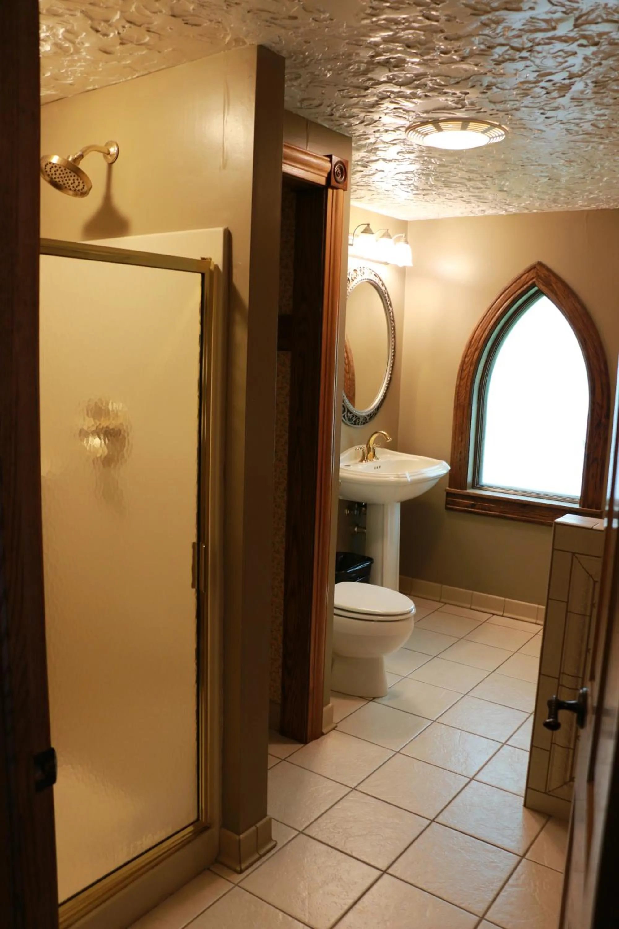 Landoll's Mohican Castle