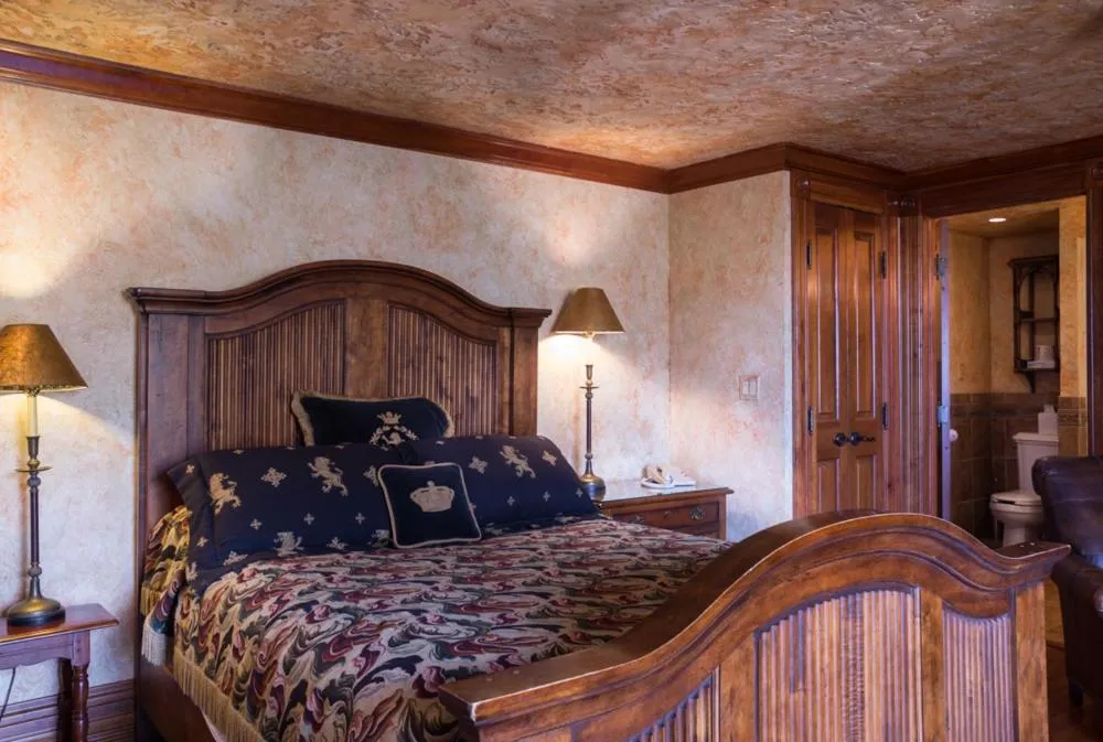 Bed in Landoll's Mohican Castle