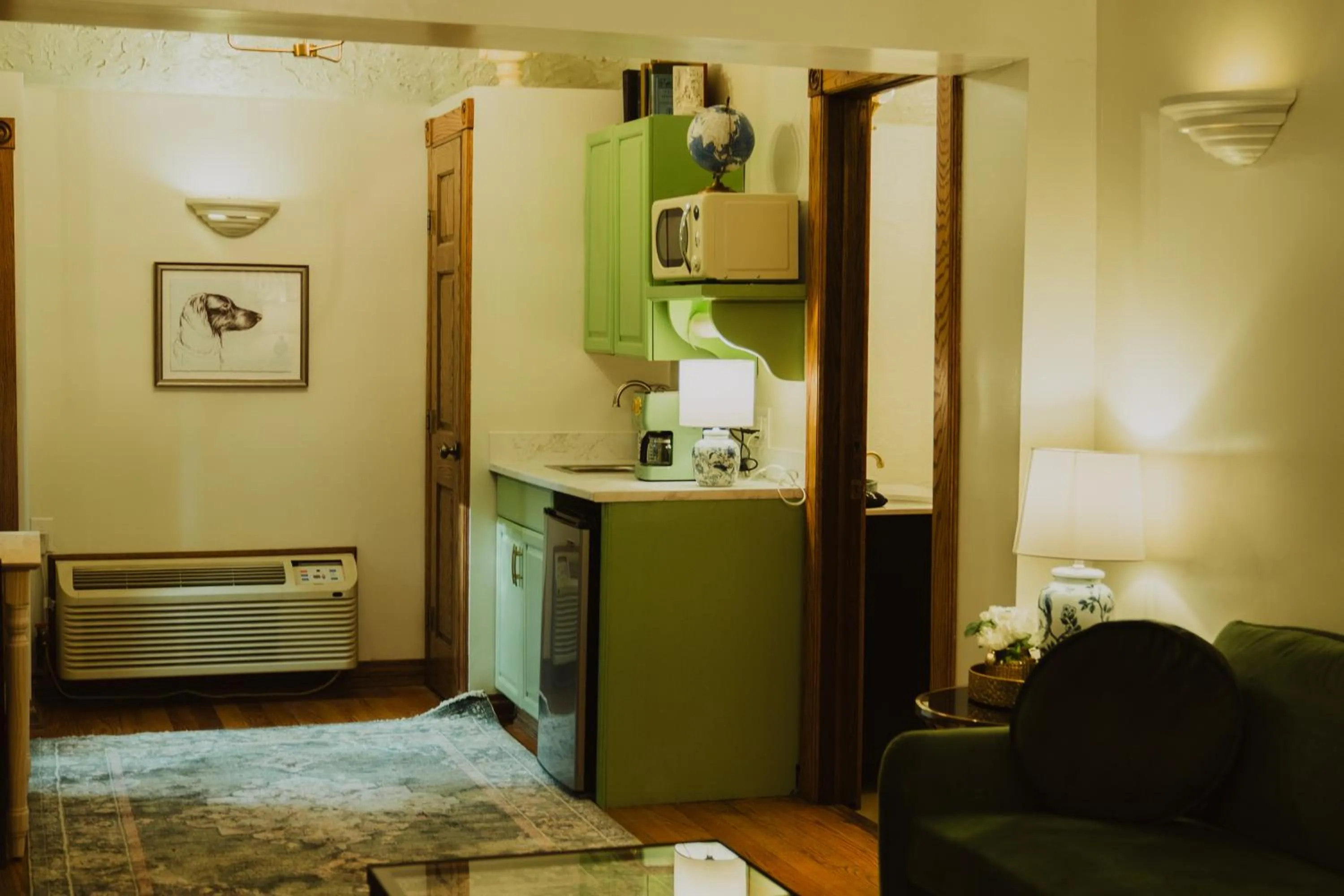 Bed in Landoll's Mohican Castle