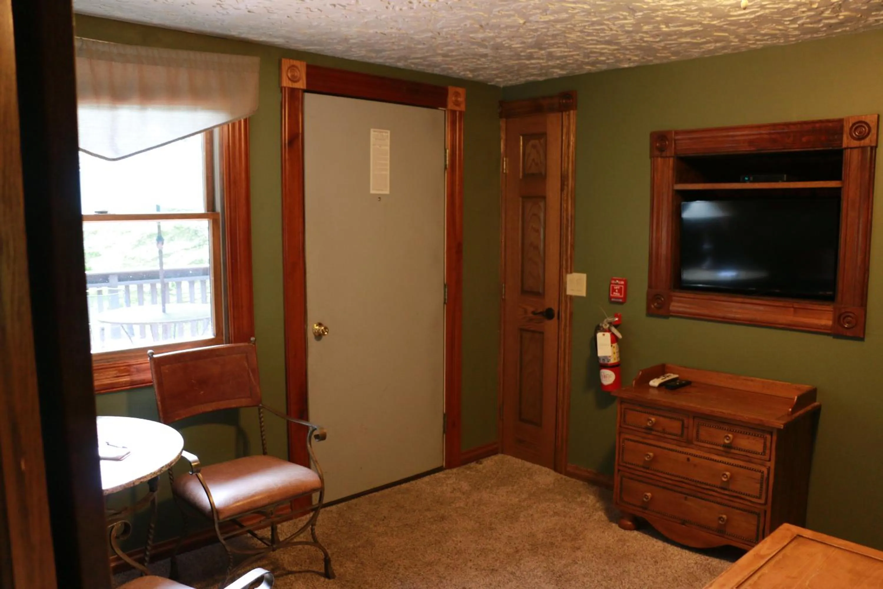 Landoll's Mohican Castle