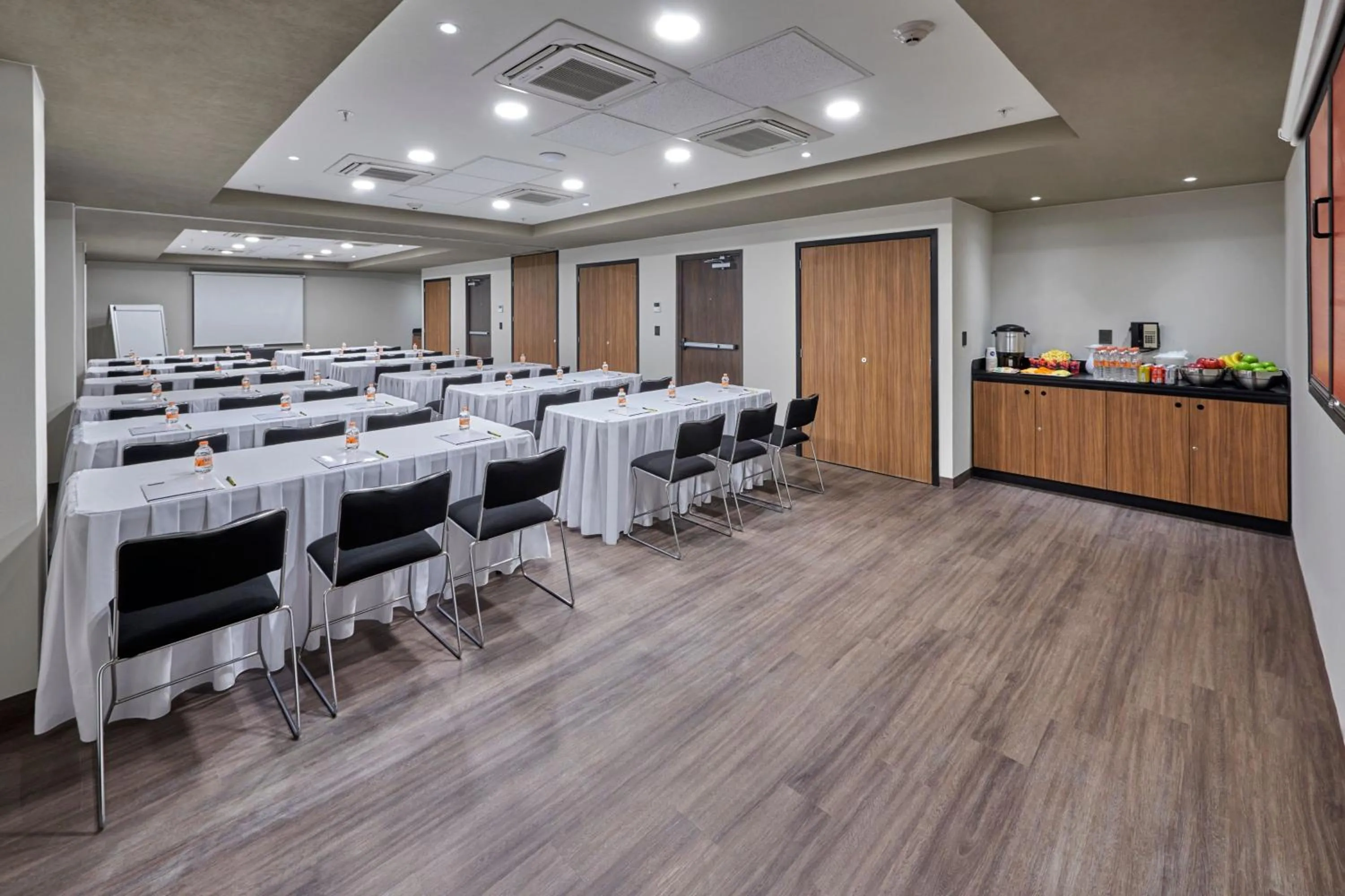 Meeting/conference room in City Express by Marriott Tampico Altamira