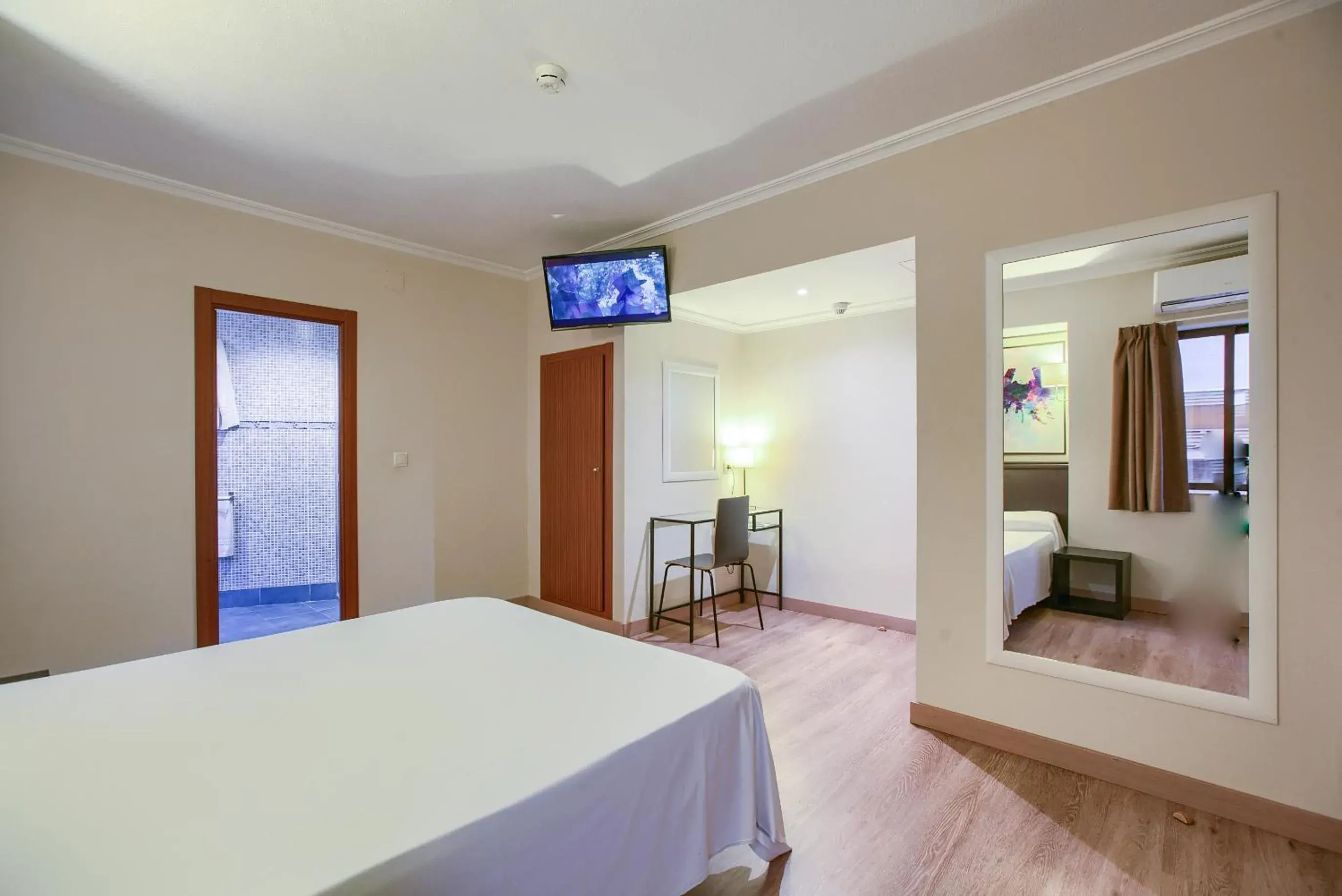 Double Room in HS Castilla Fuenlabrada Double Room in HS Castilla Fuenlabrada