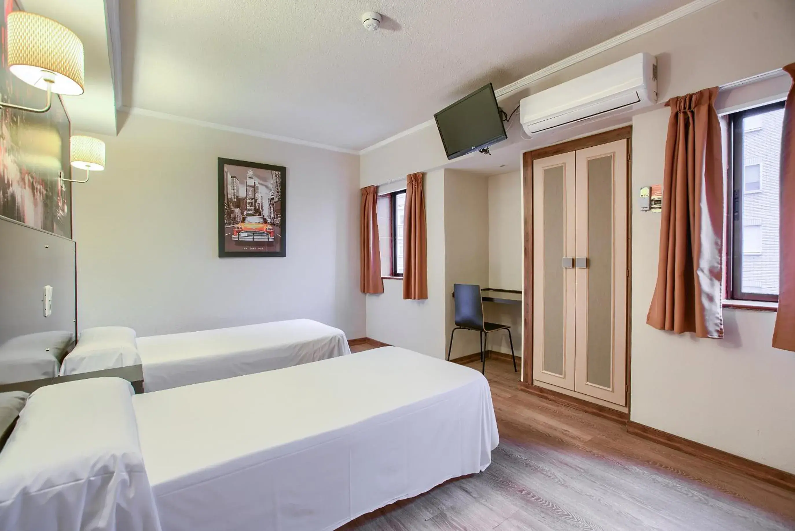 Twin Room in HS Castilla Fuenlabrada Twin Room in HS Castilla Fuenlabrada