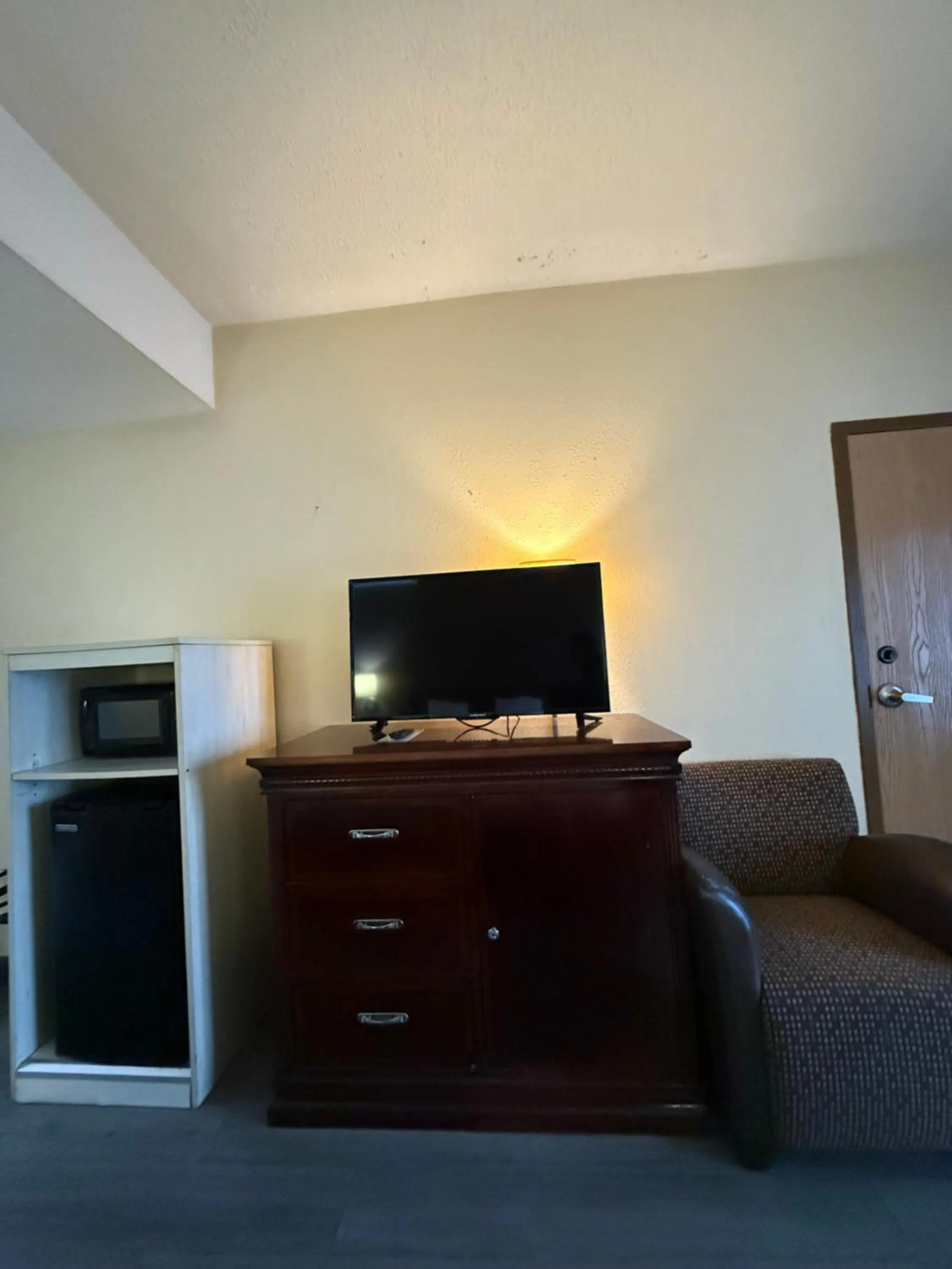 TV and multimedia in Quality Inn & Suites Exmore - Eastern Shore
