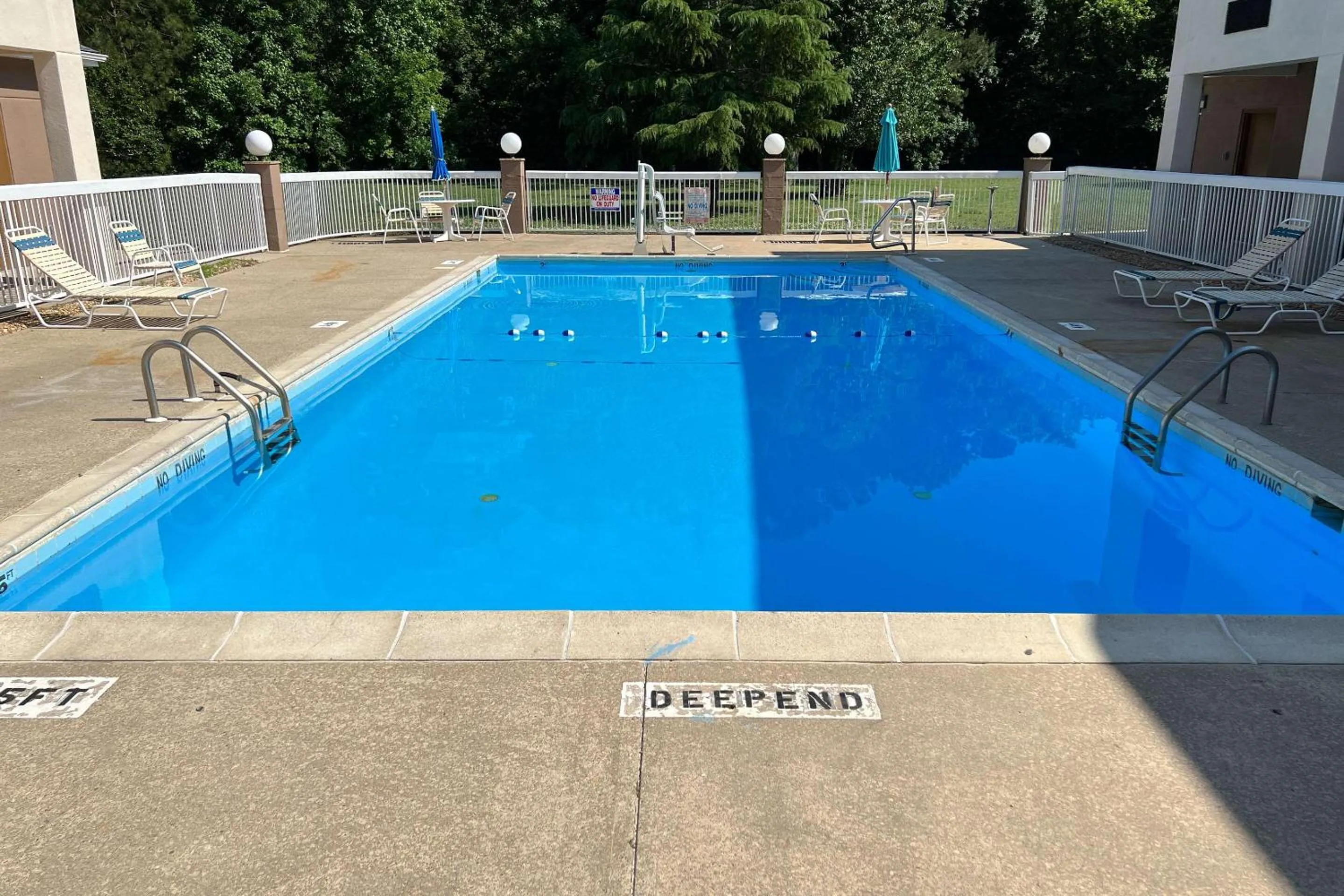 Swimming pool in Quality Inn & Suites Exmore - Eastern Shore
