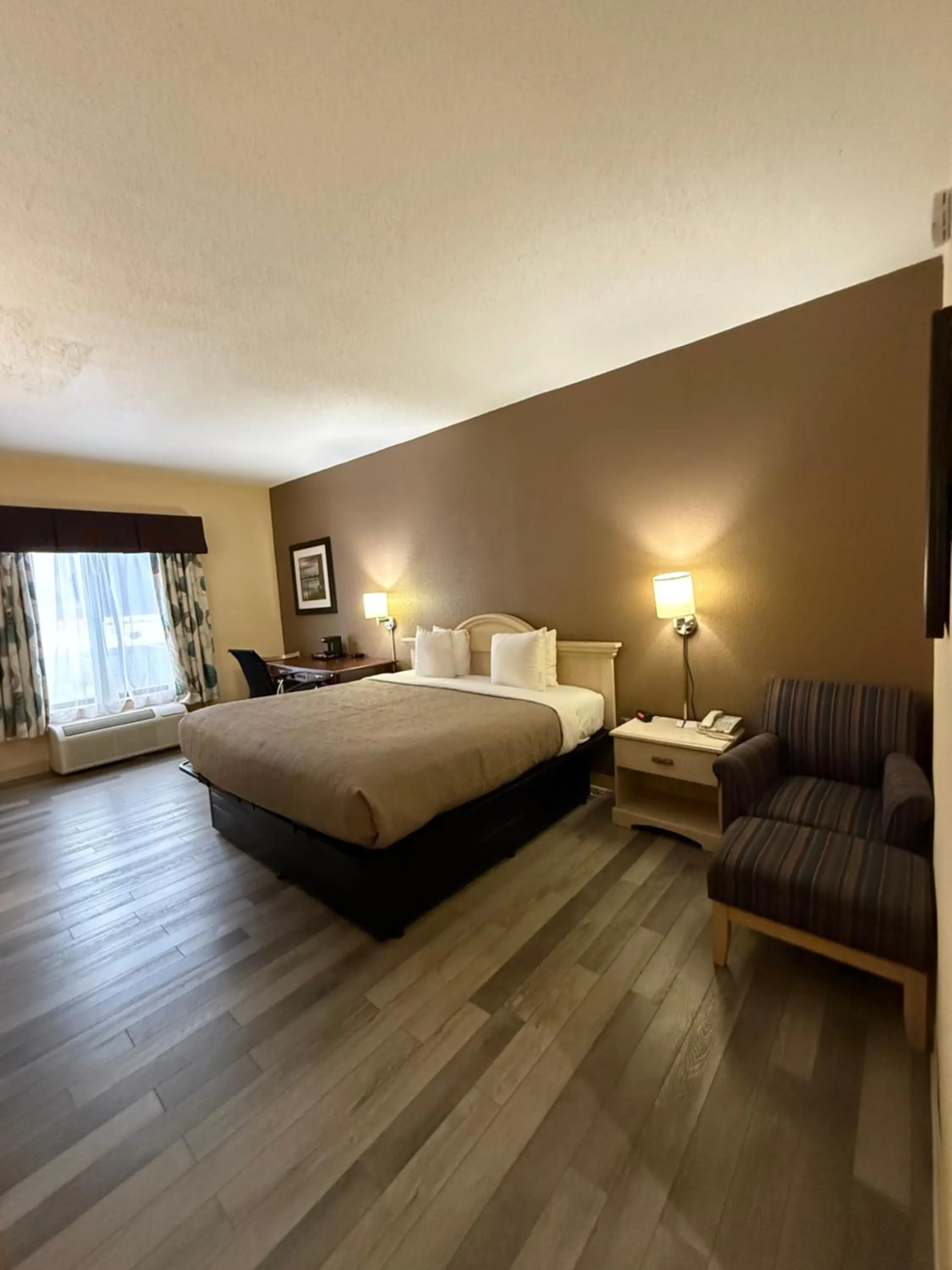 Bedroom, Bed in Quality Inn & Suites Exmore - Eastern Shore