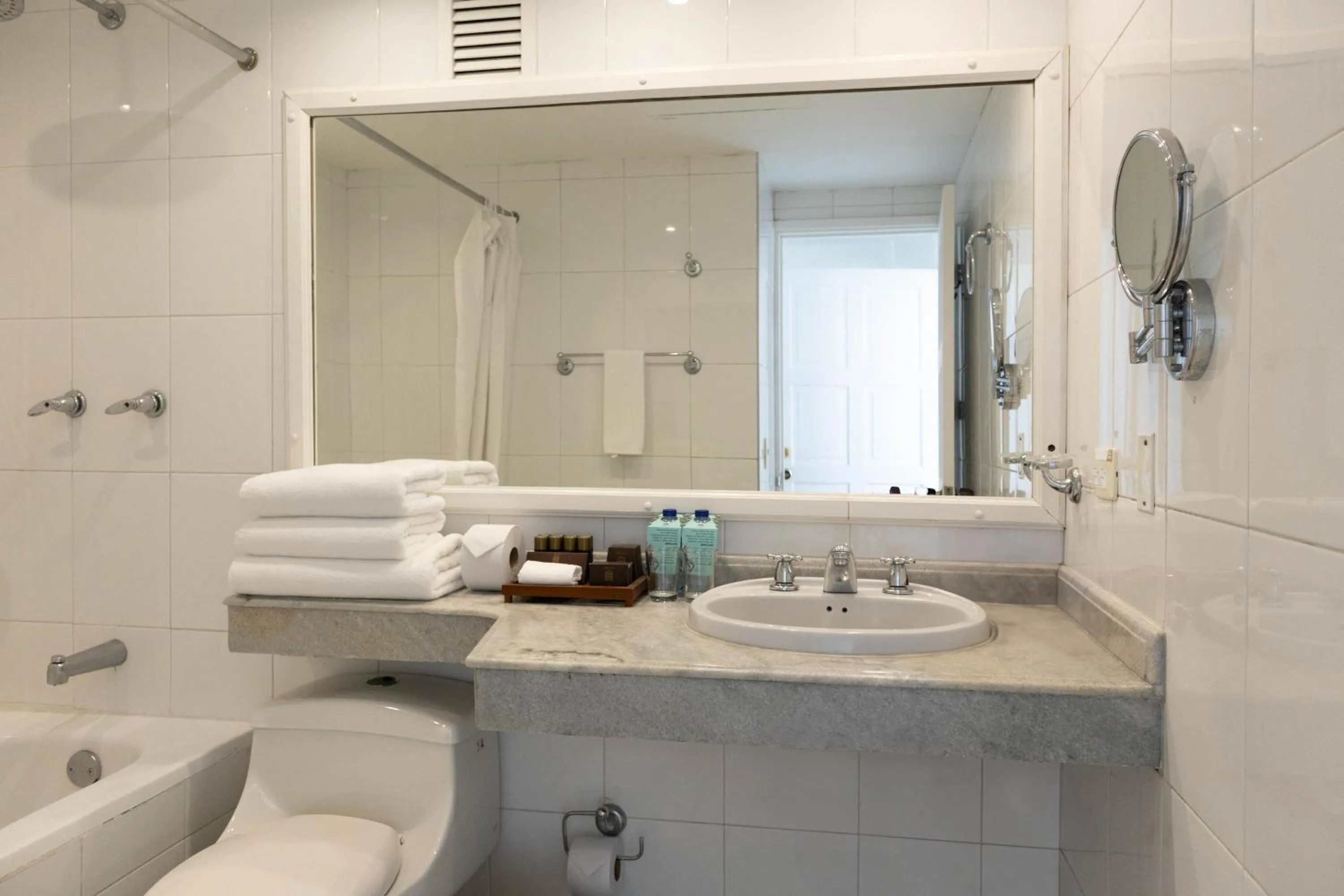 Toilet in Hotel Caribe by Faranda Grand, a member of Radisson Individuals