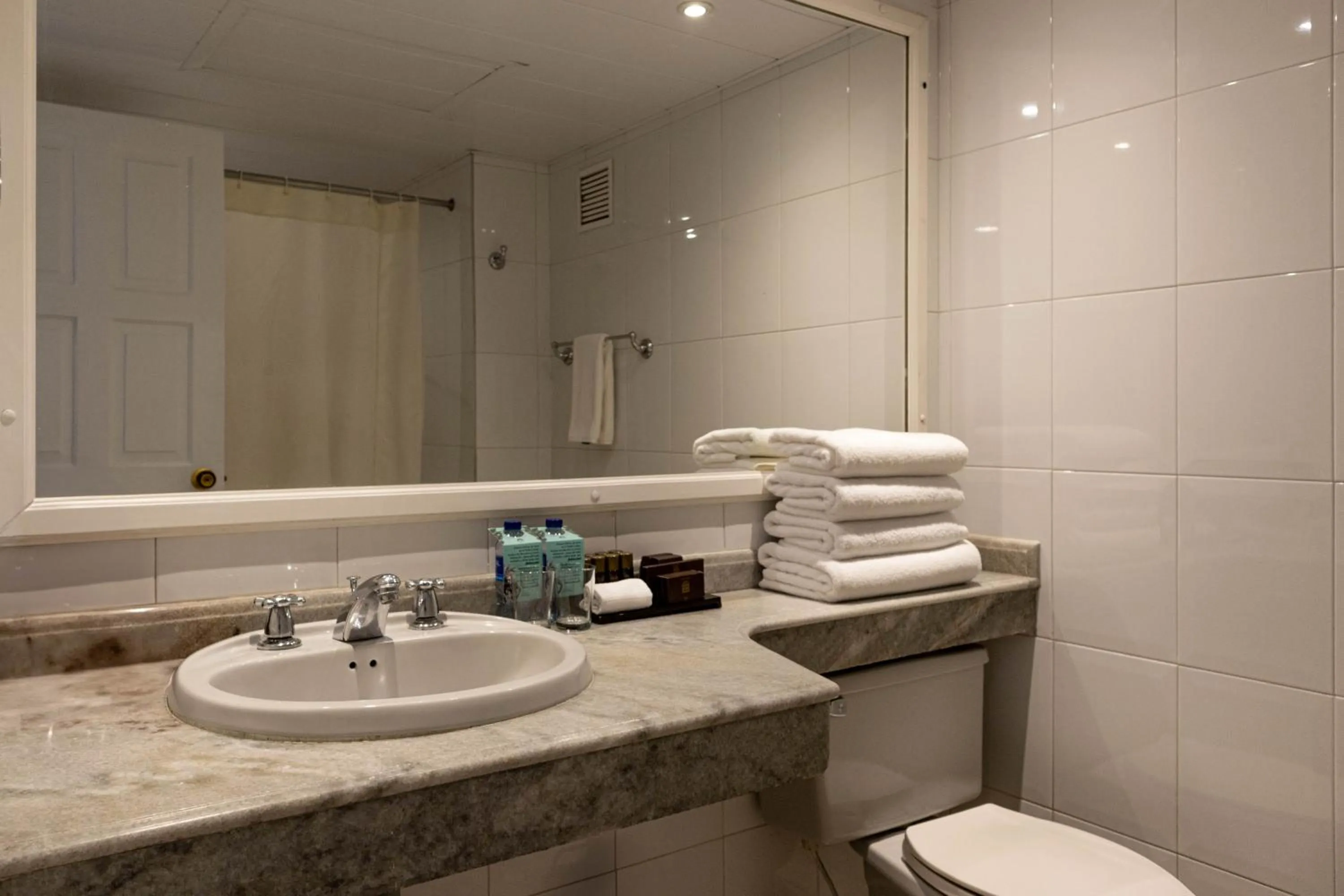 Bathroom in Hotel Caribe by Faranda Grand, a member of Radisson Individuals