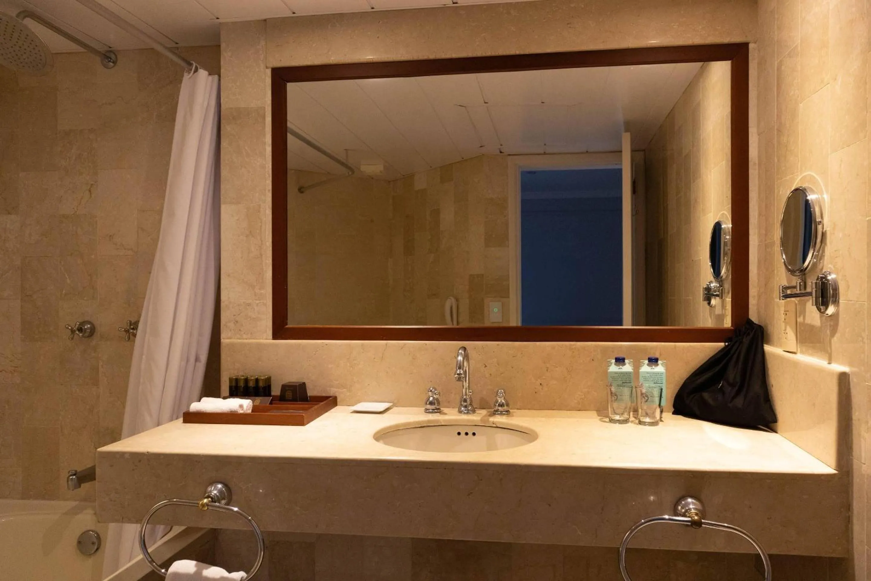 Bedroom in Hotel Caribe by Faranda Grand, a member of Radisson Individuals