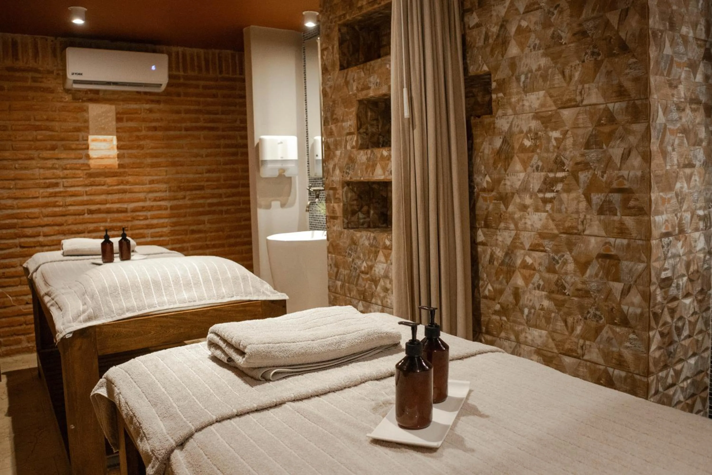 Spa and wellness centre/facilities, Bed in Hotel Caribe by Faranda Grand, a member of Radisson Individuals