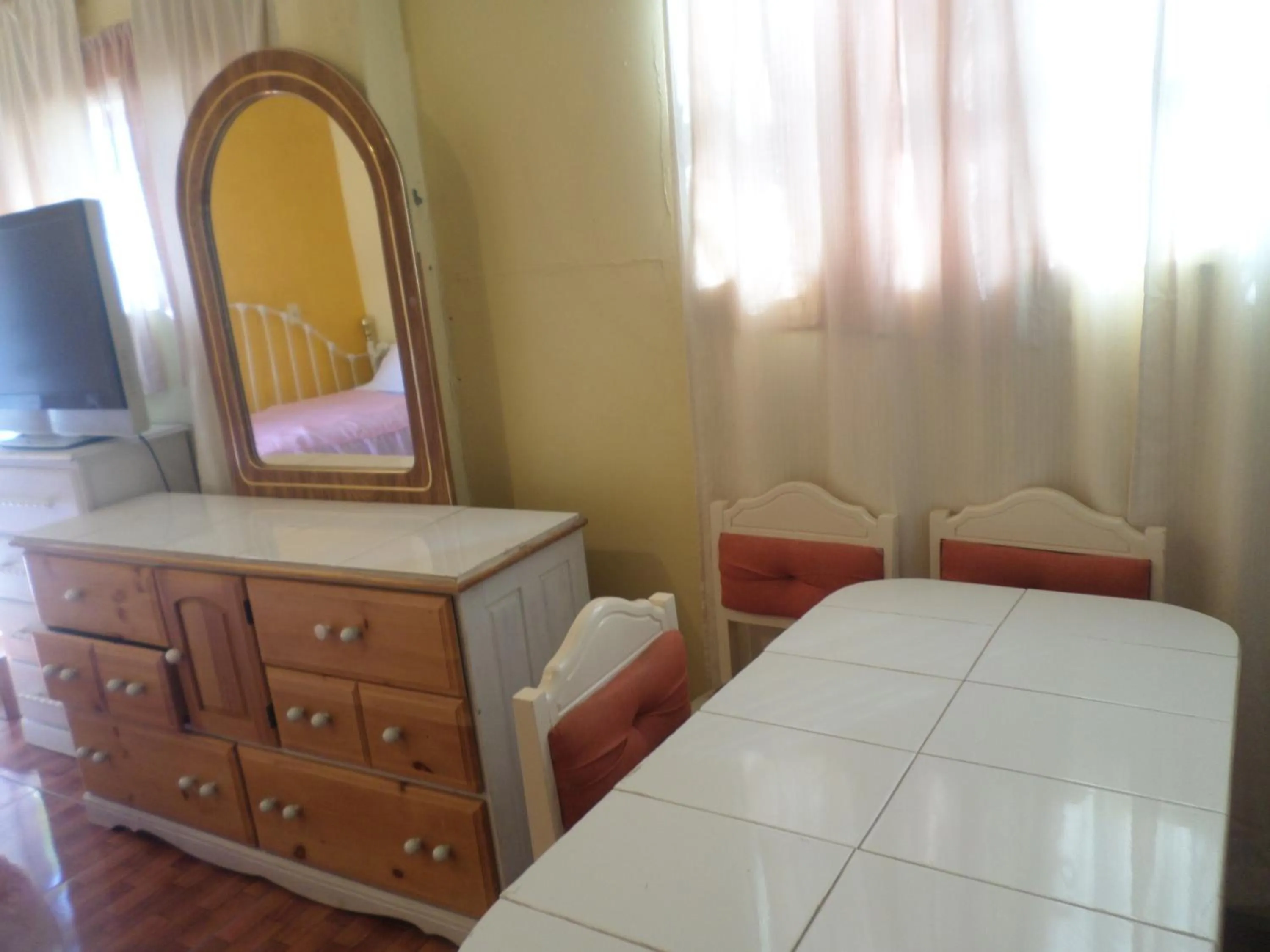 Photo of the whole room, Bed in Hospedaje Barato Mi Casita de Colores