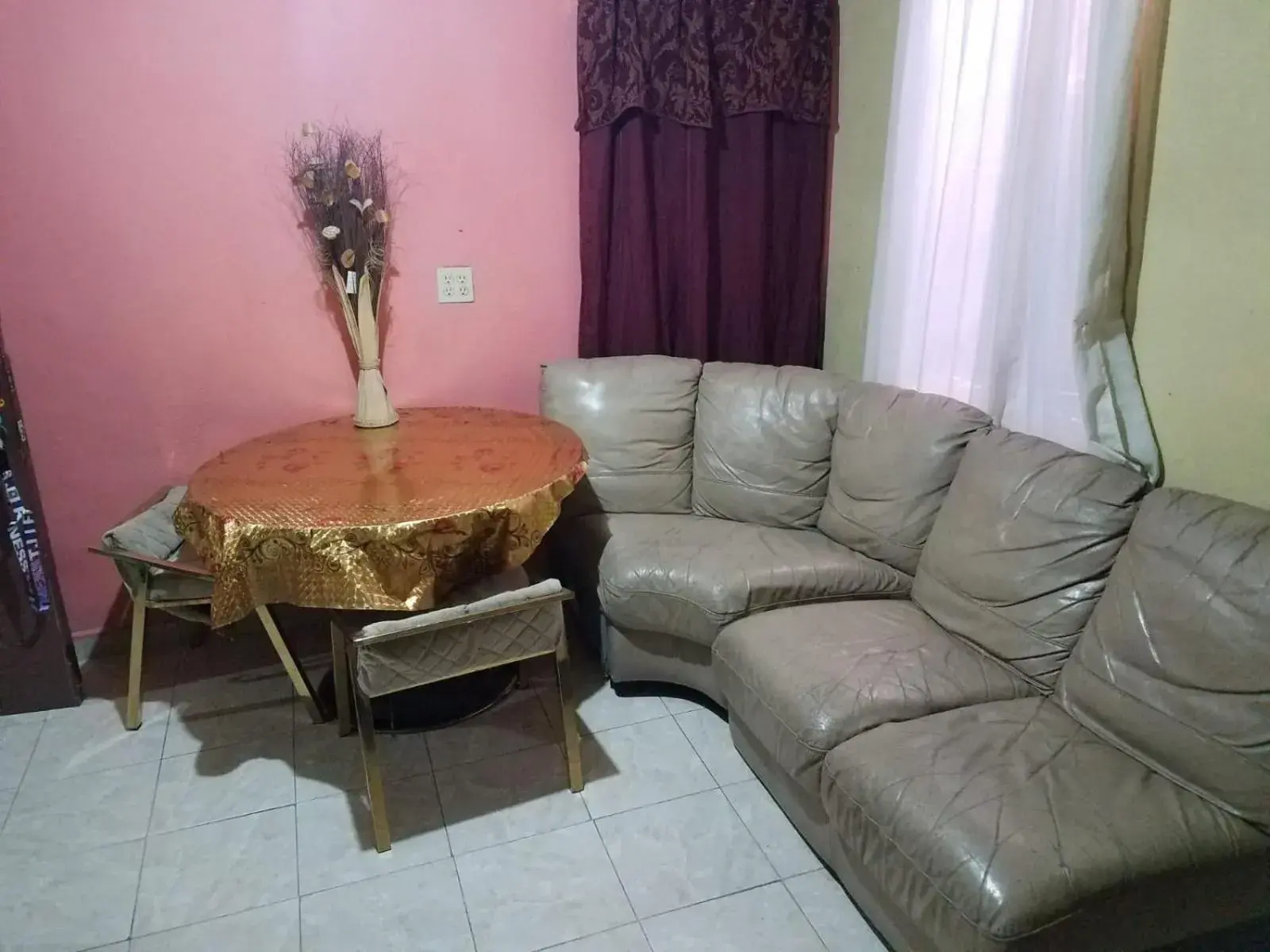 Budget Triple Room in Hospedaje Barato Mi Casita de Colores Budget Triple Room in Hospedaje Barato Mi Casita de Colores