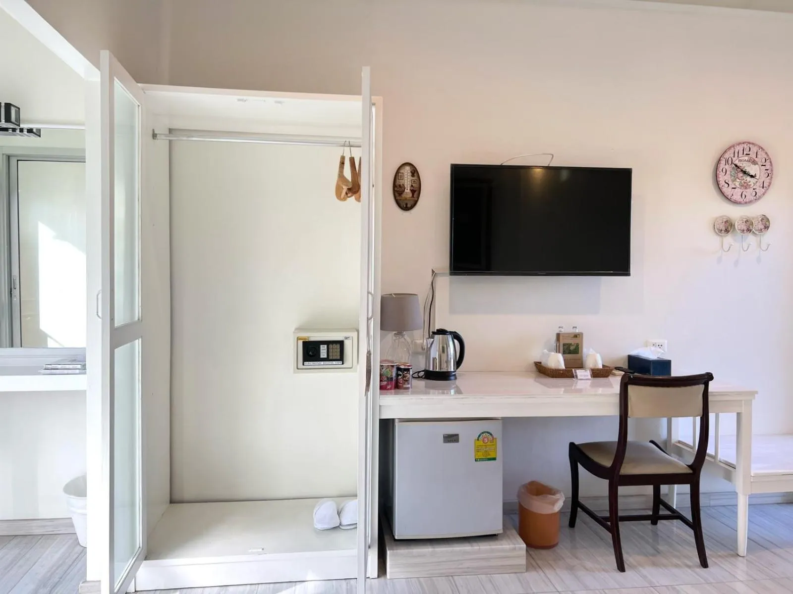 Communal lounge/ TV room in 3B Boutique Hotel