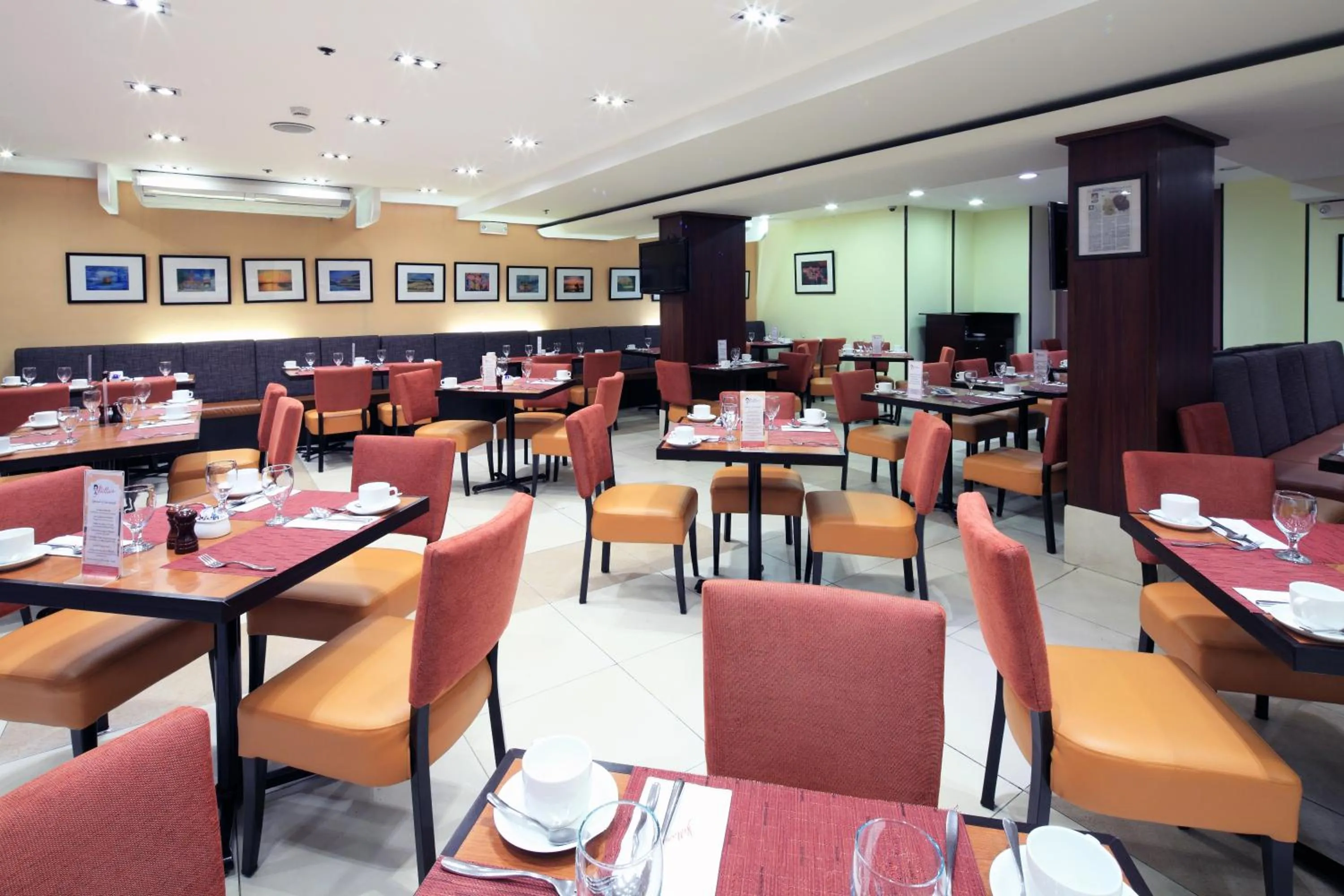 Restaurant/places to eat in Microtel by Wyndham Mall of Asia