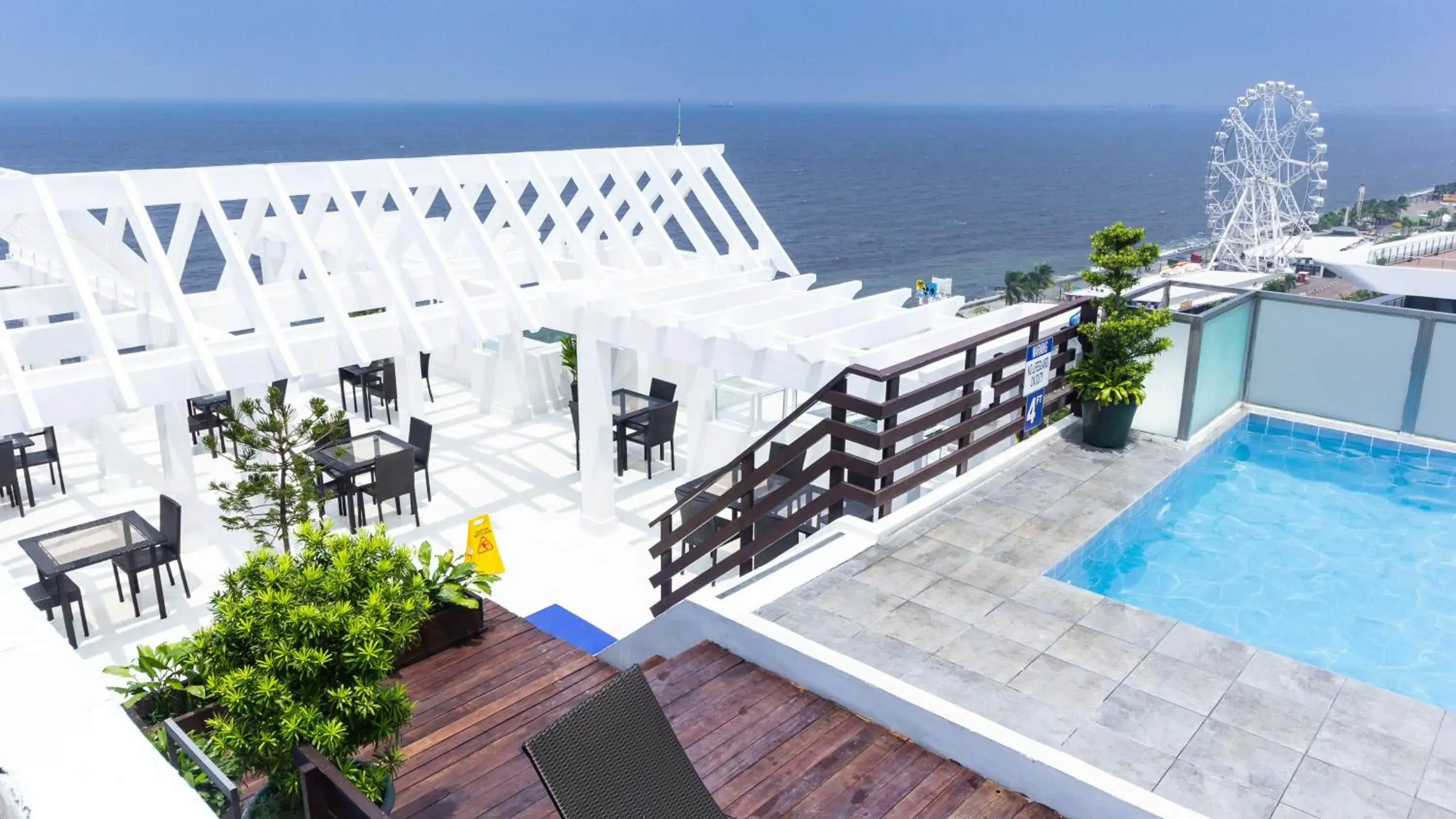 Swimming pool in Microtel by Wyndham Mall of Asia Swimming pool in Microtel by Wyndham Mall of Asia