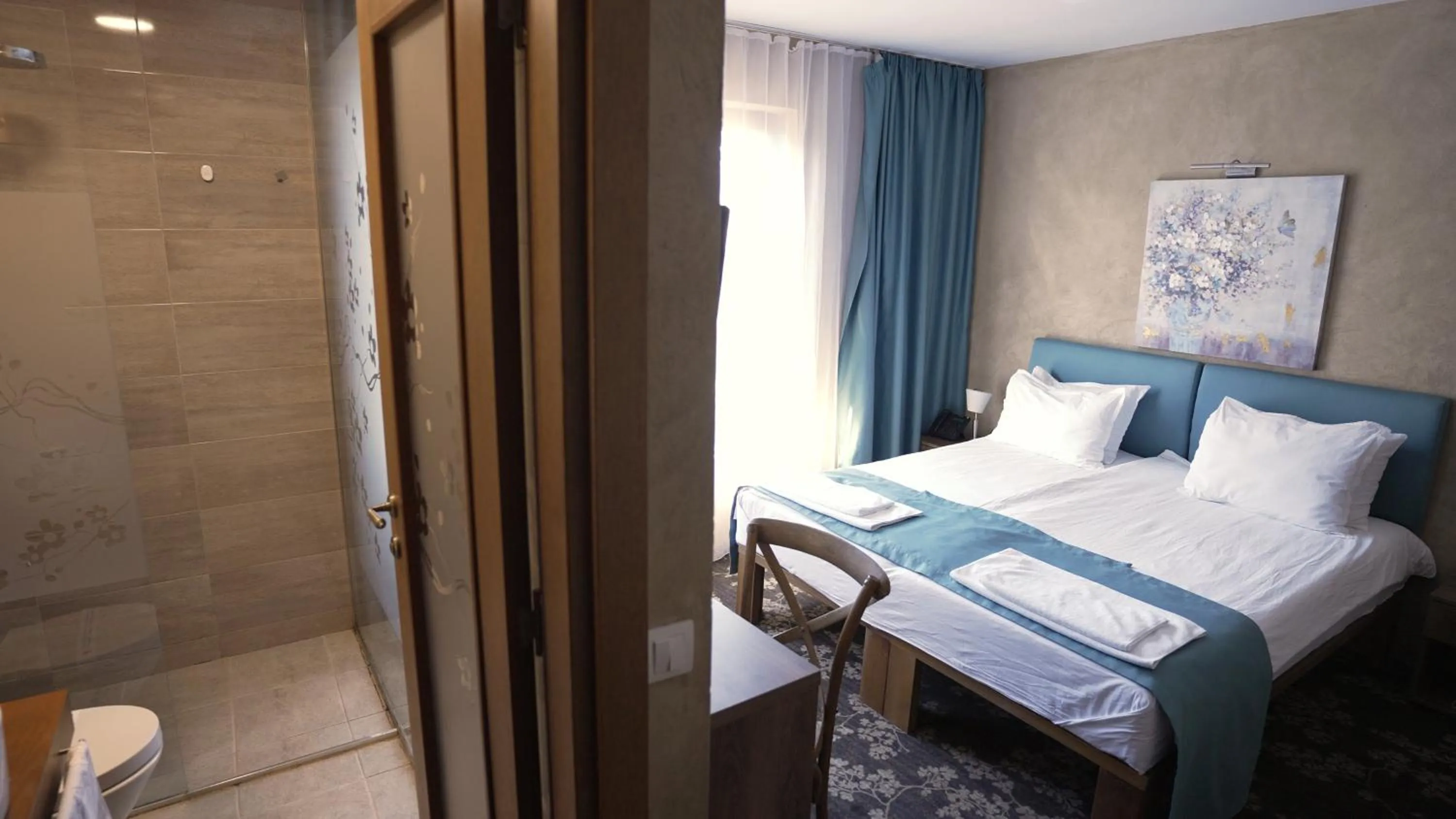 Bed in Garni Hotel Chicha - Winery ŠKRBIĆ