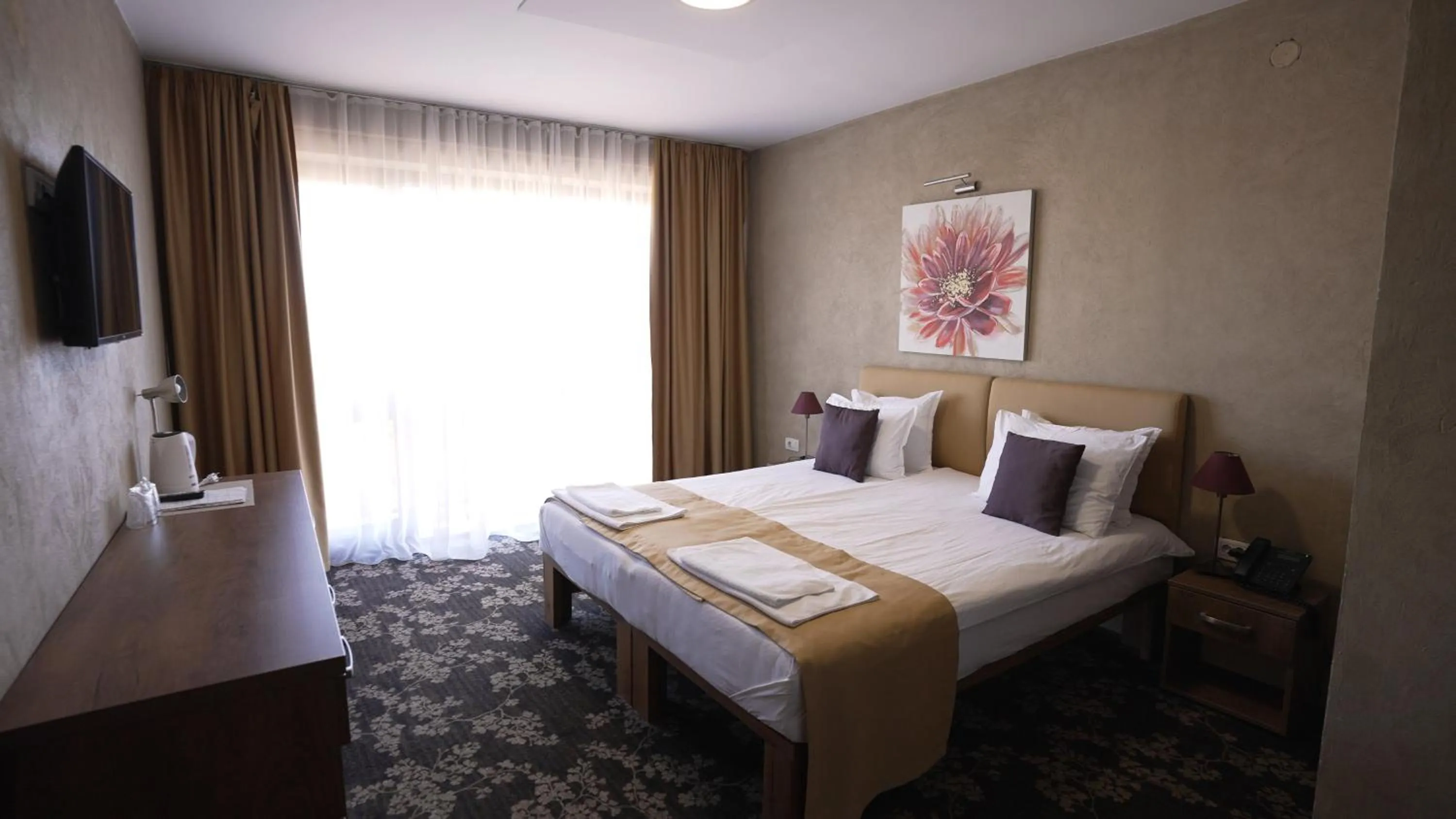 Bed in Garni Hotel Chicha - Winery ŠKRBIĆ