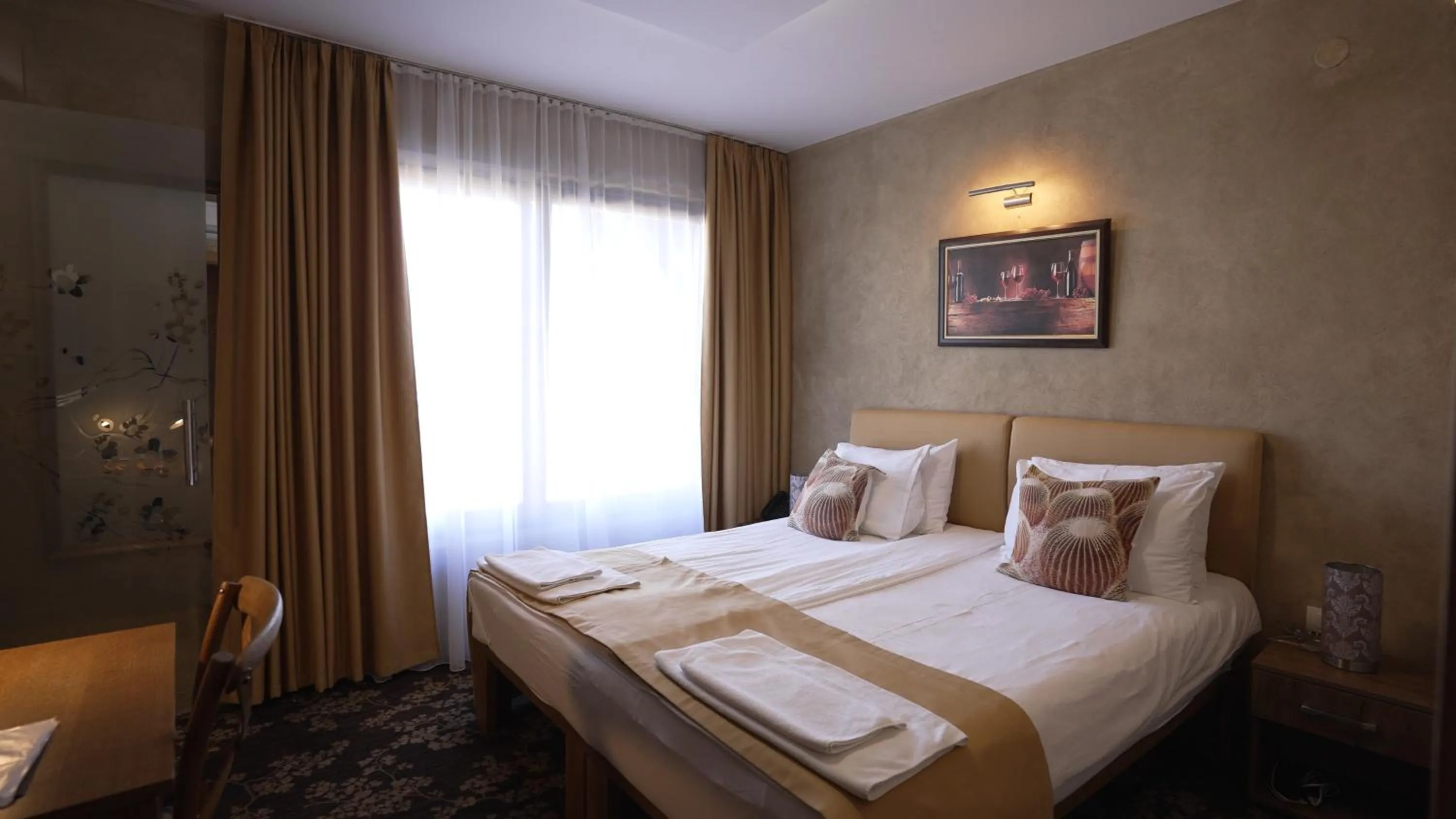 Bed in Garni Hotel Chicha - Winery ŠKRBIĆ